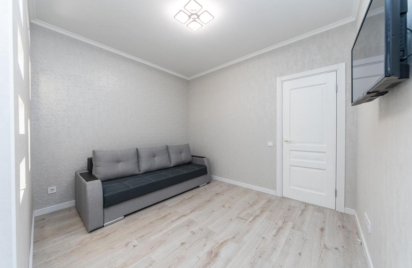 FlatRent Drahomanova 2a, Генератор! ліфти вода опалення! view 4