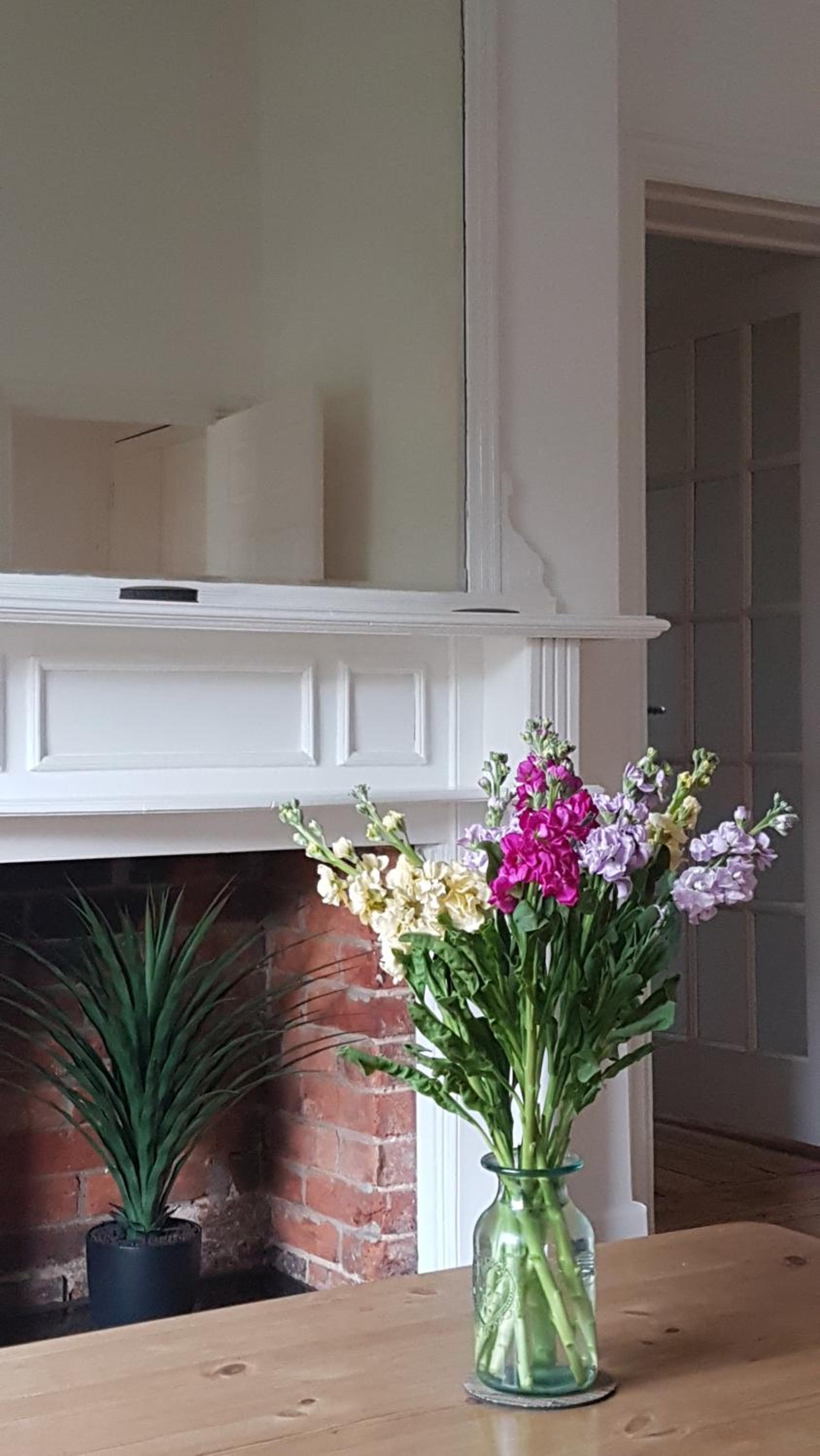 Lovely 2 Bedroom Flat Wifi Close to the beach view 4