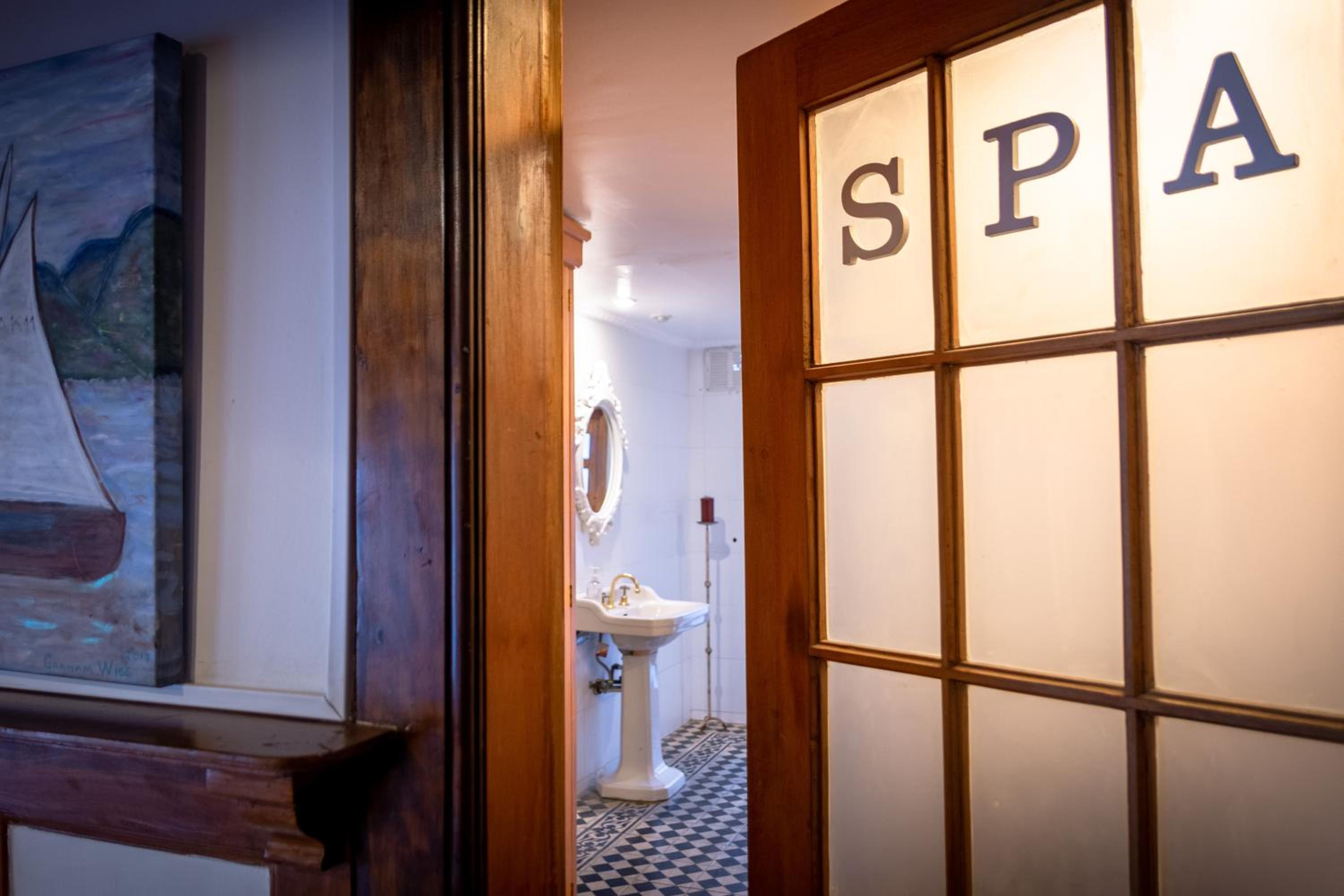 Chocolate Manor House Hotel Boutique