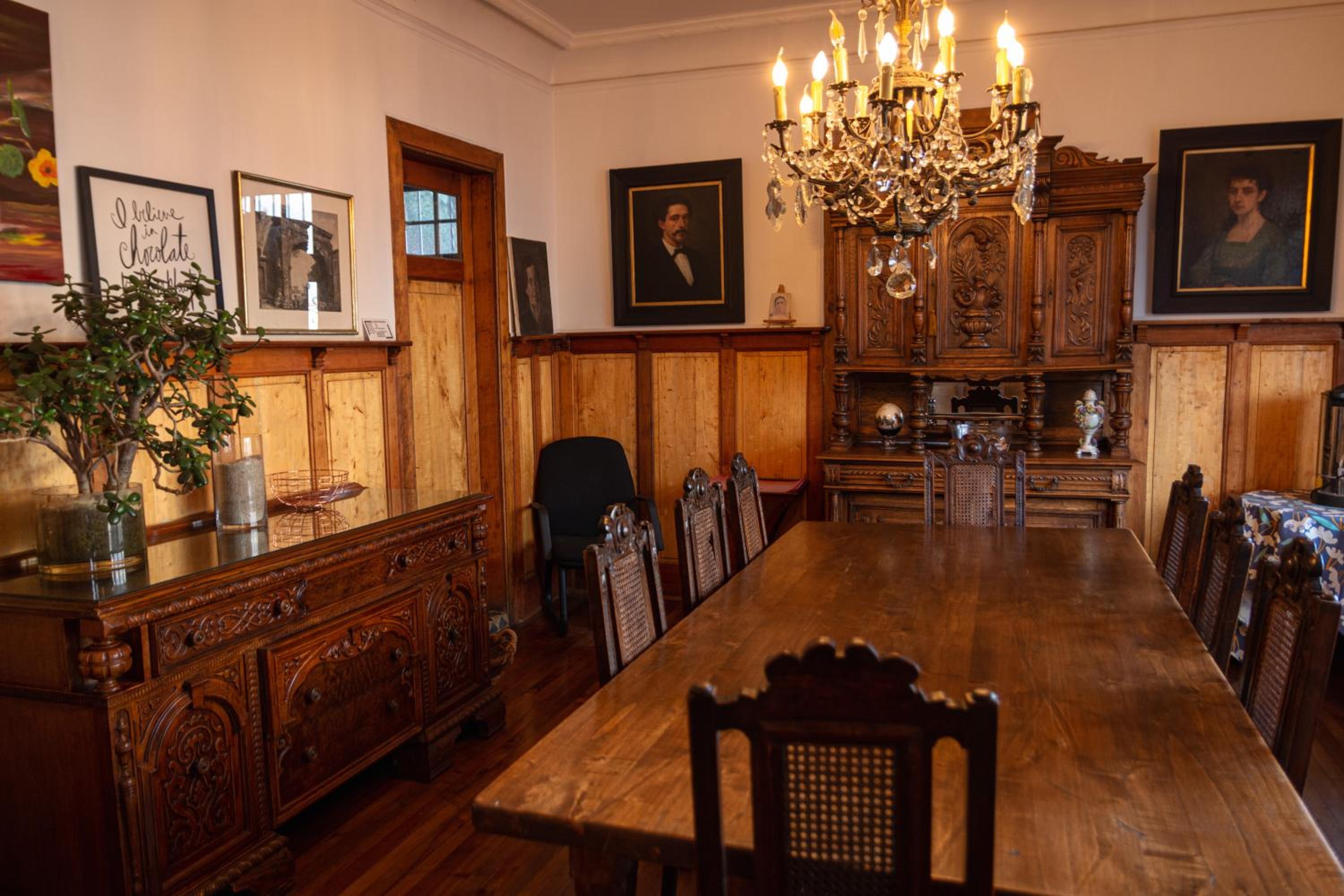 Chocolate Manor House Hotel Boutique