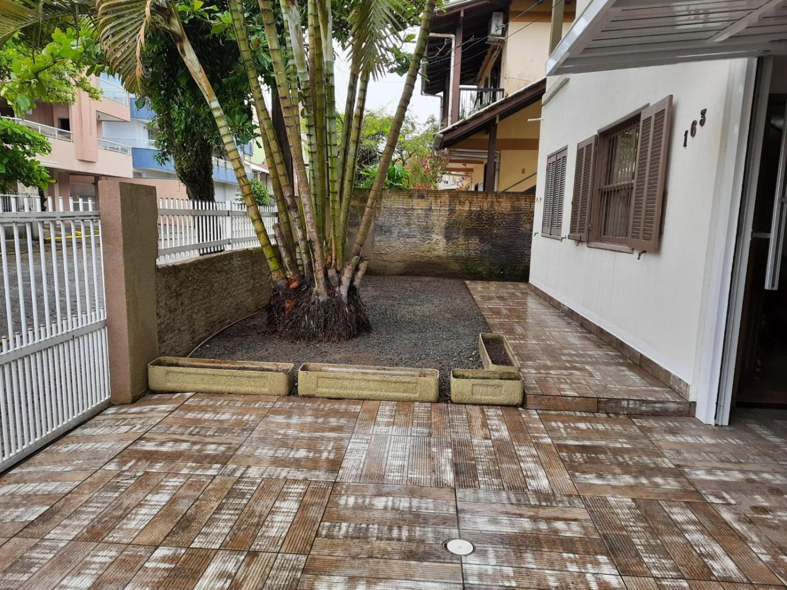 Casa em Bombinhas, 2 quadras do mar