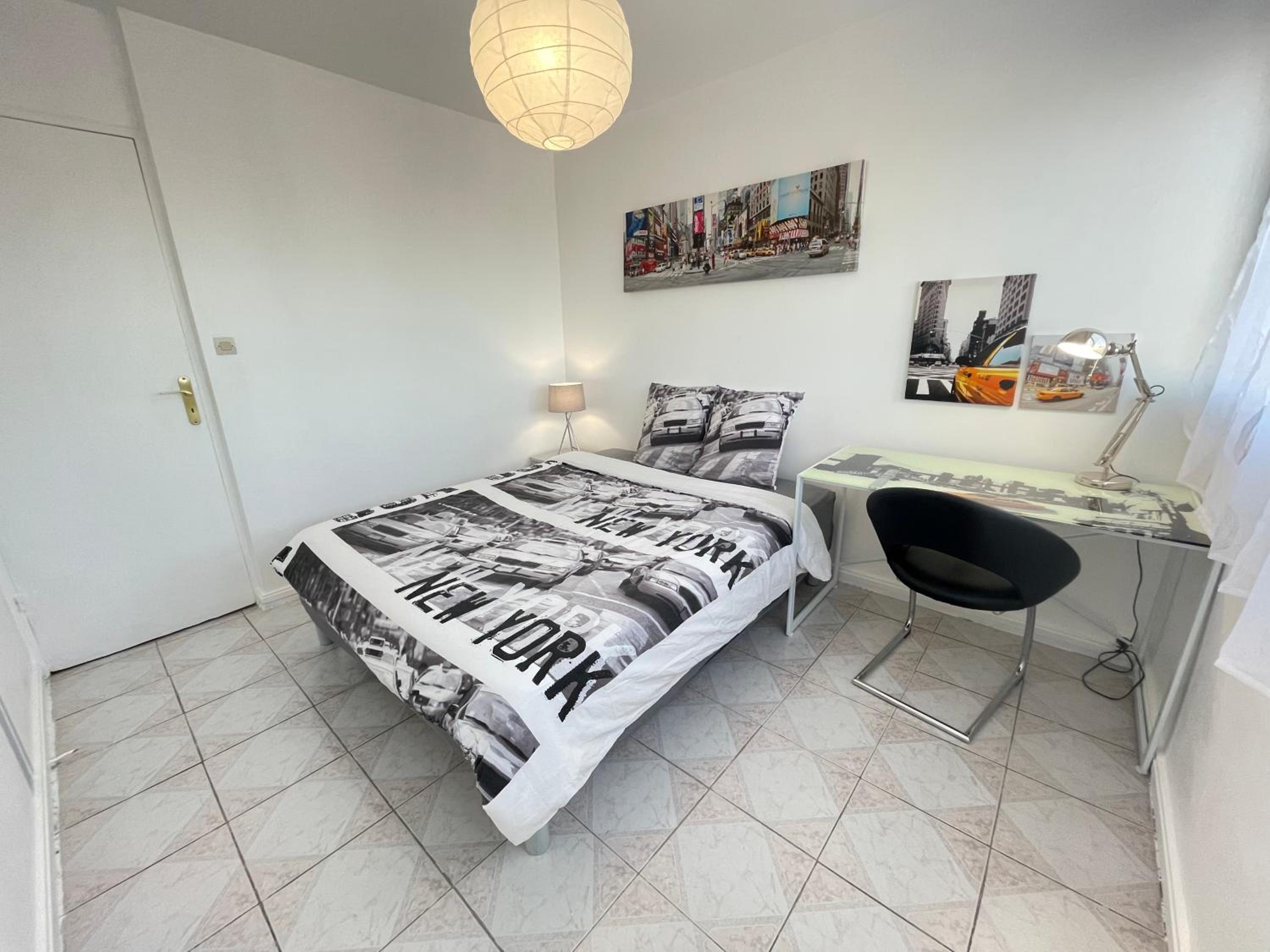 Chambre privée en colocation dans un appartement au centre de rillieux la pape view 5