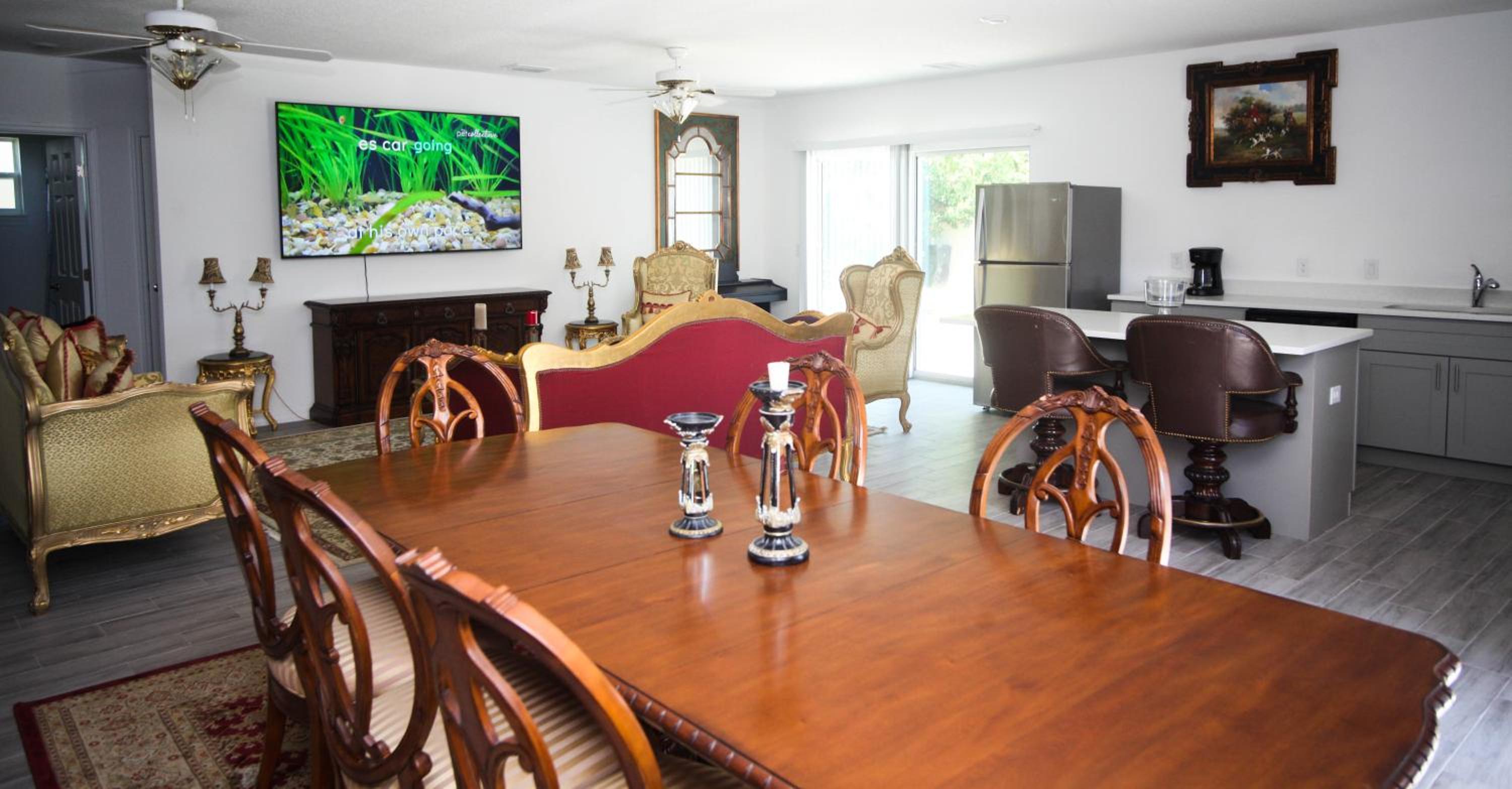 A beautiful queen bedroom