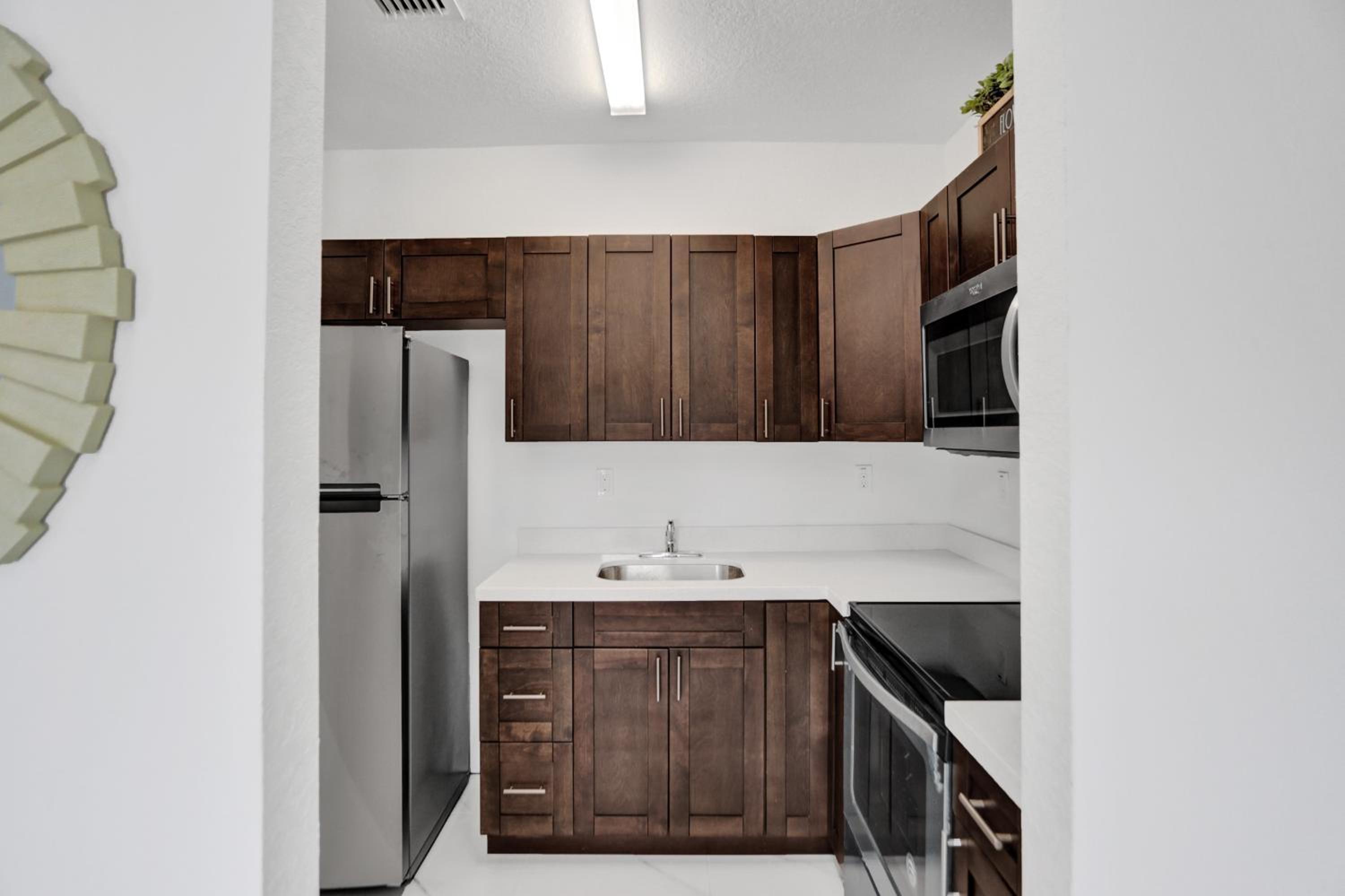 Renzzi Wynwood Apartments