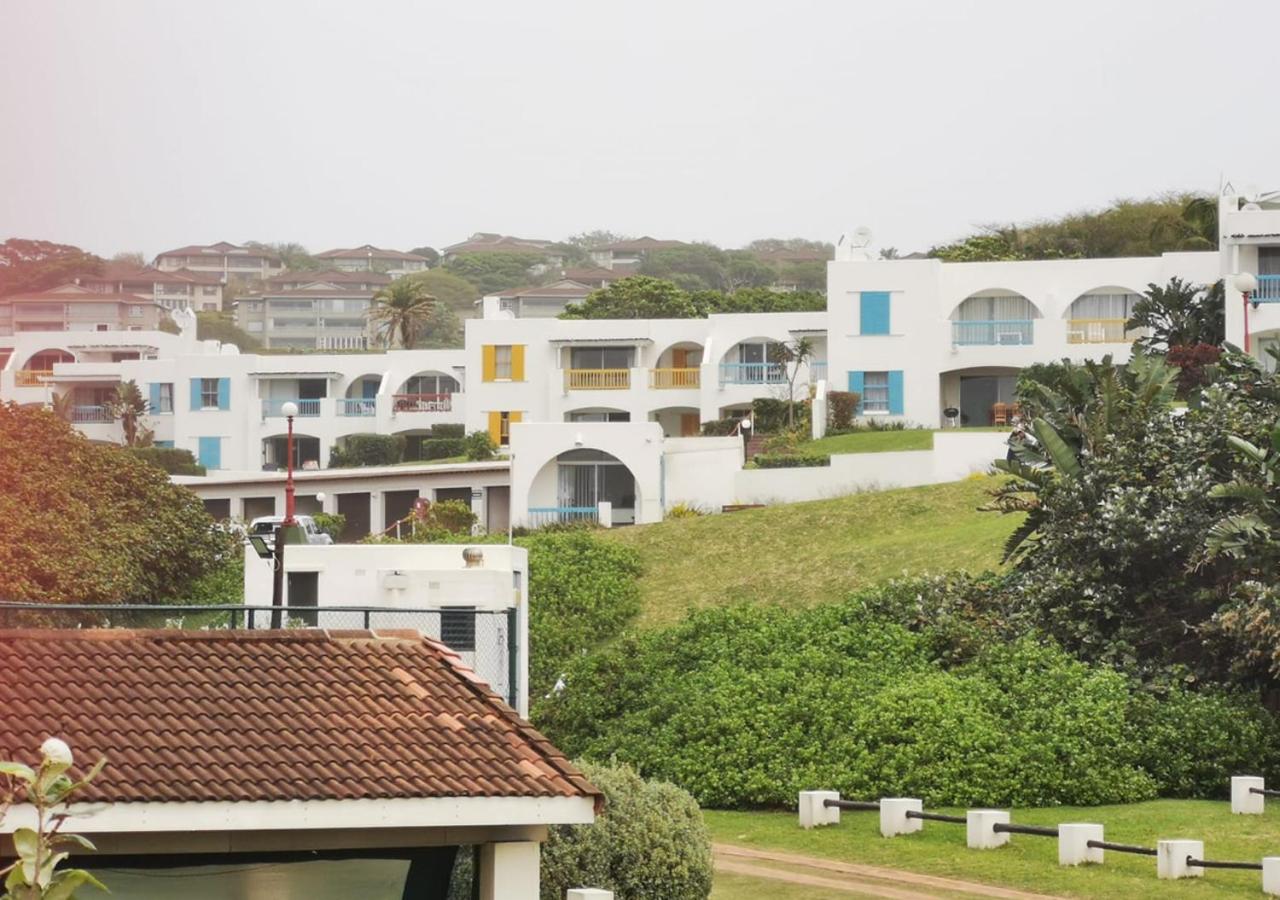 Santorini Ballito Kallisti- 3 Bedroom 2 bathroom a few steps from the Beach view 5