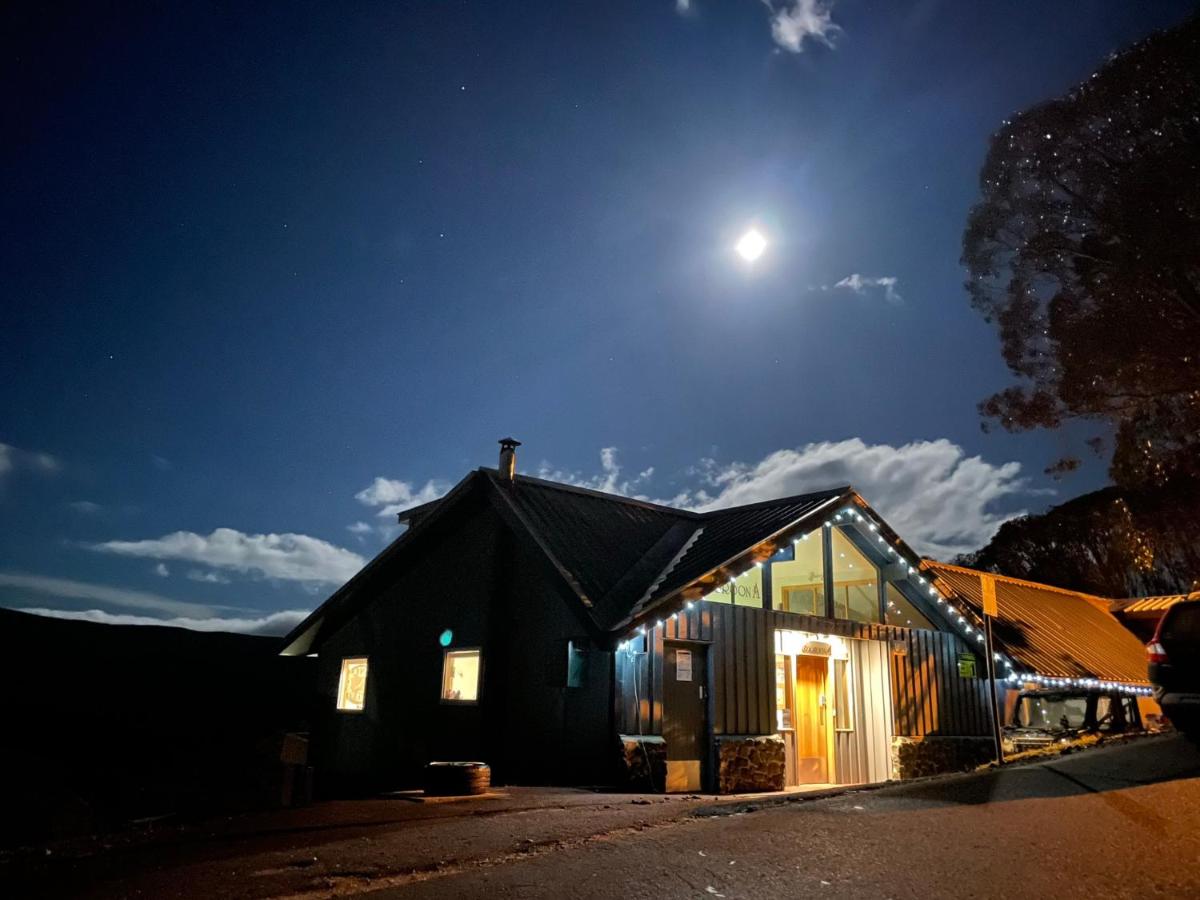 Hotel Cooroona Alpine Lodge - Image 1