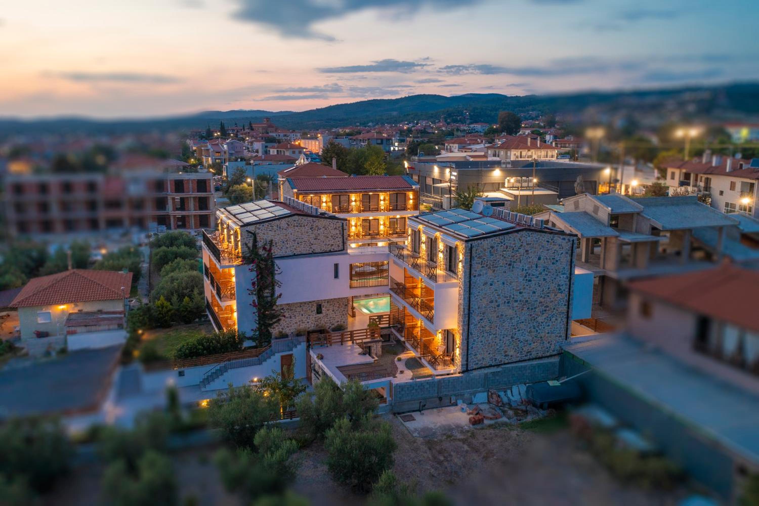 Hotel Dandelion Suites - Image 1