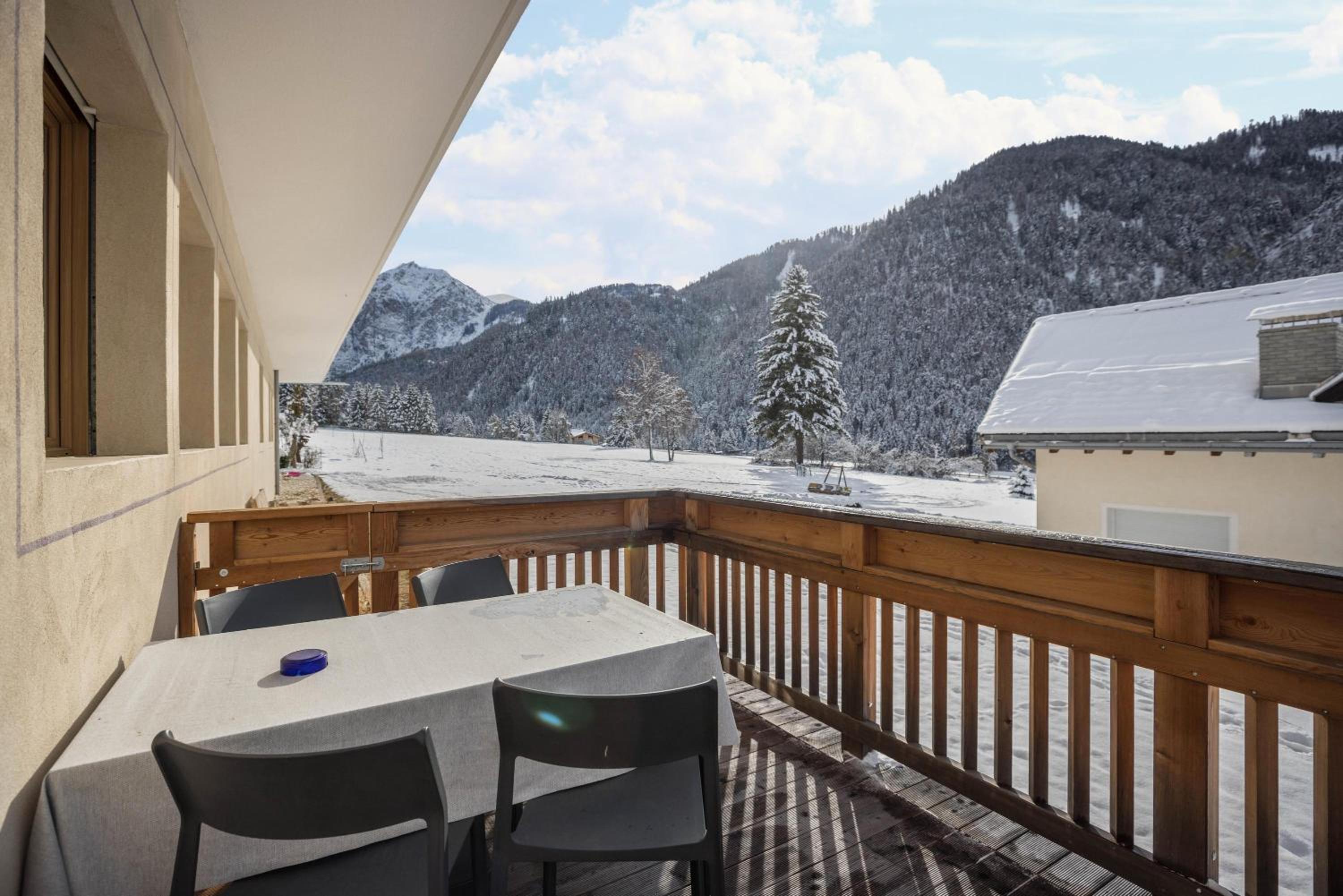 Runcac Apt Plaies view 3