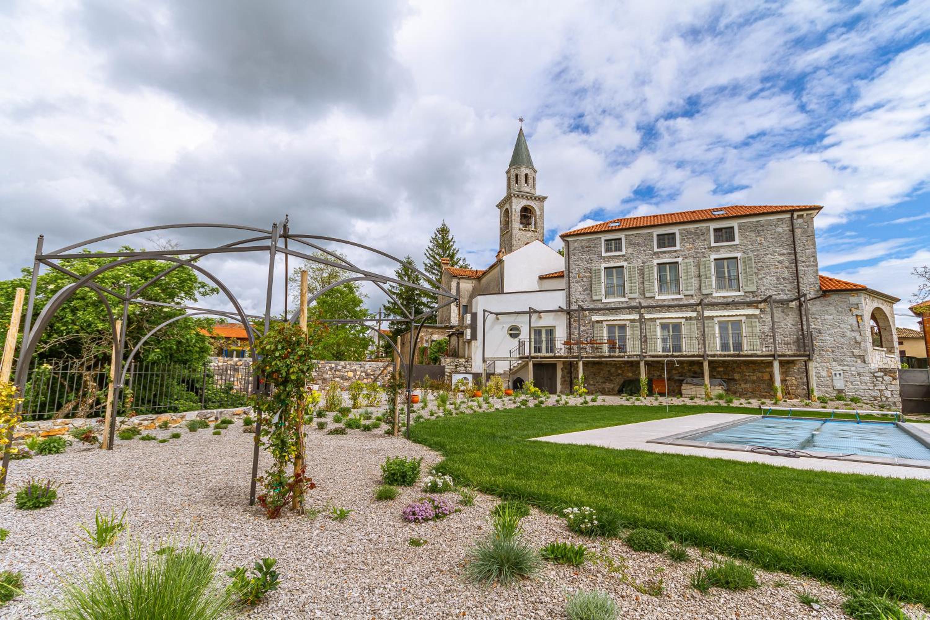 Vila Brinovka view 3