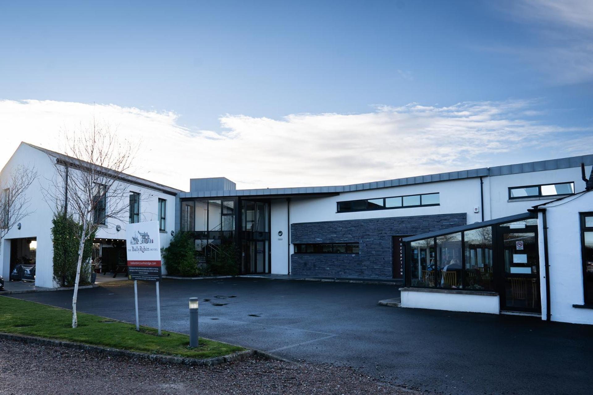 Hotel Ballyrobin Hotel - Image 1