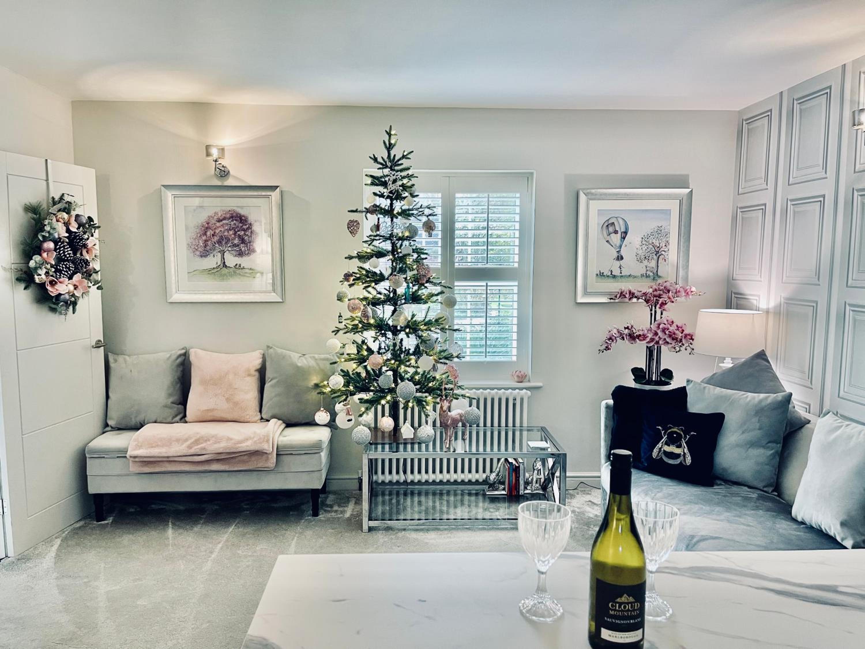 Cotswold Chic Retreats "Cloud Nine" Central Chipping Campden-Parking-Garden view 4
