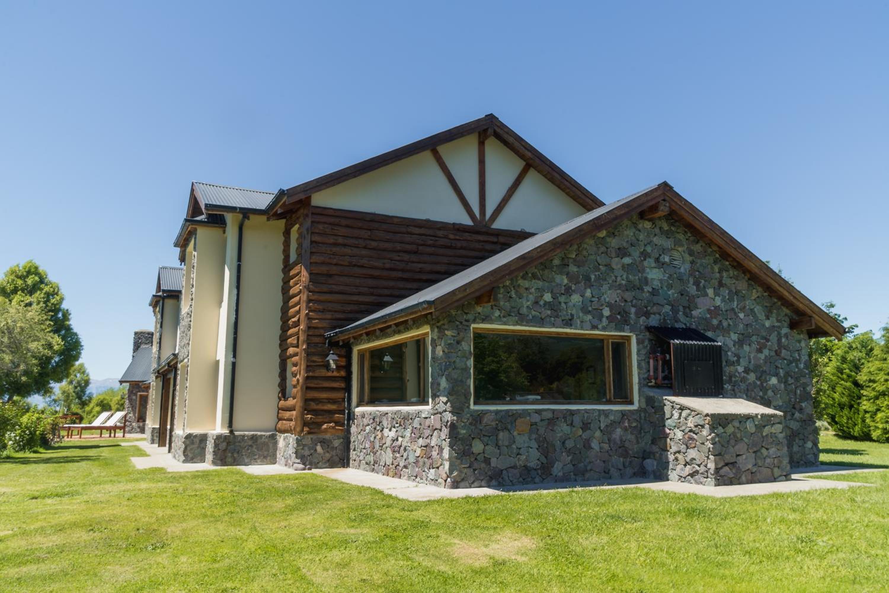 Challhuaquen Lodge
