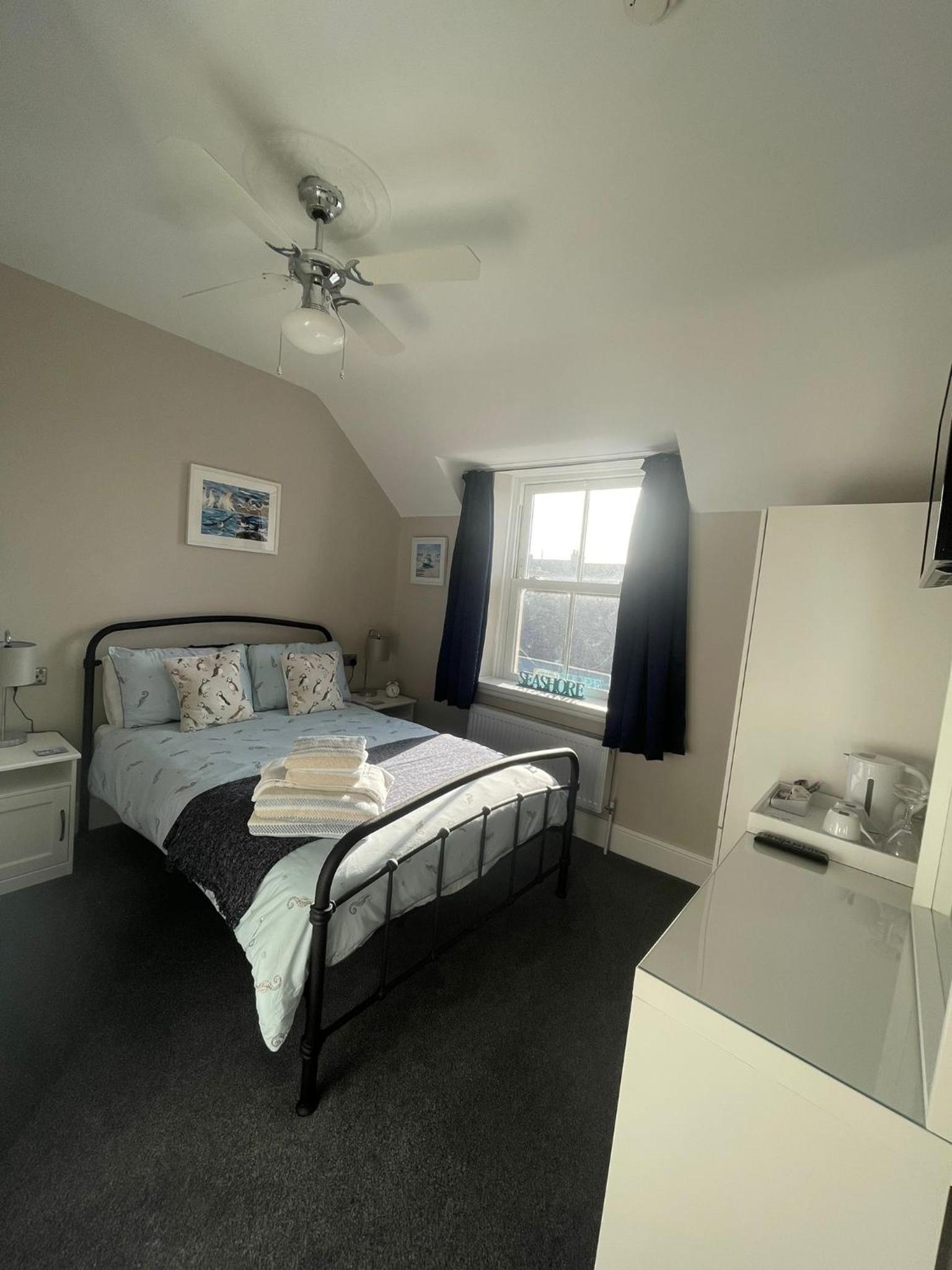Ivy Bank Guest House, Tenby view 2