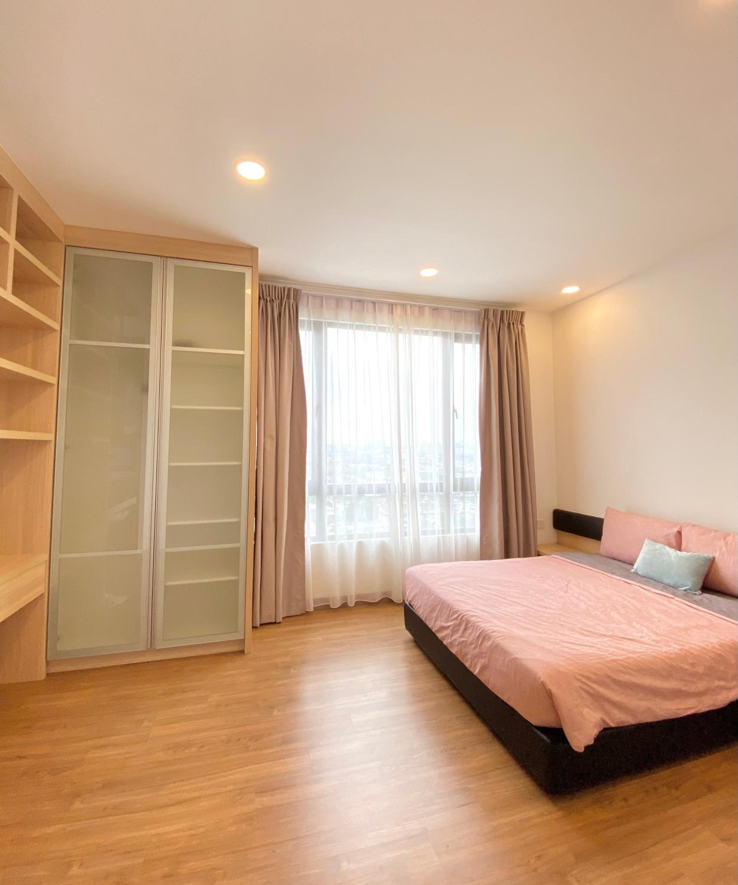 Dream Suite 2 - Landmark Residence 1, High Floor, Nice view, Wi-Fi & Tv Box photo 8