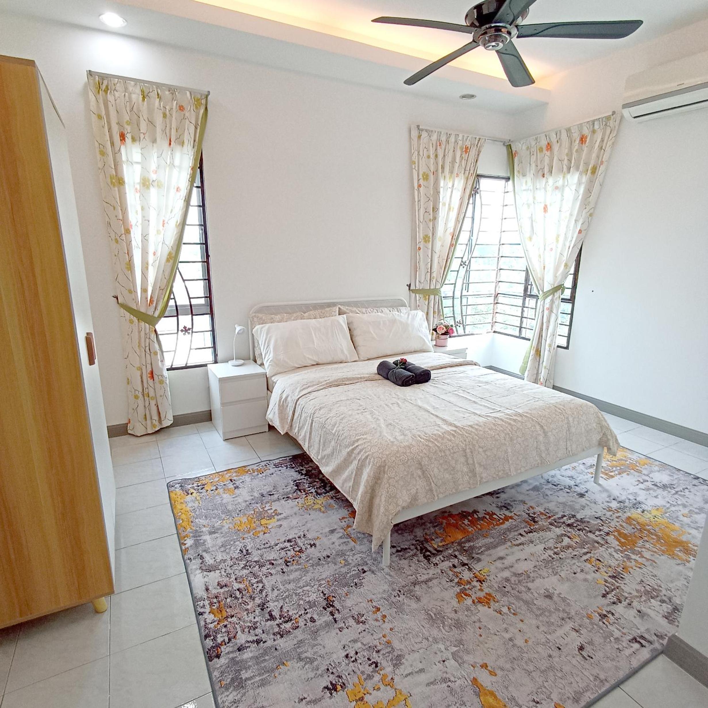 Tropika Homestay Bangi with 3 Bedrooms photo 1