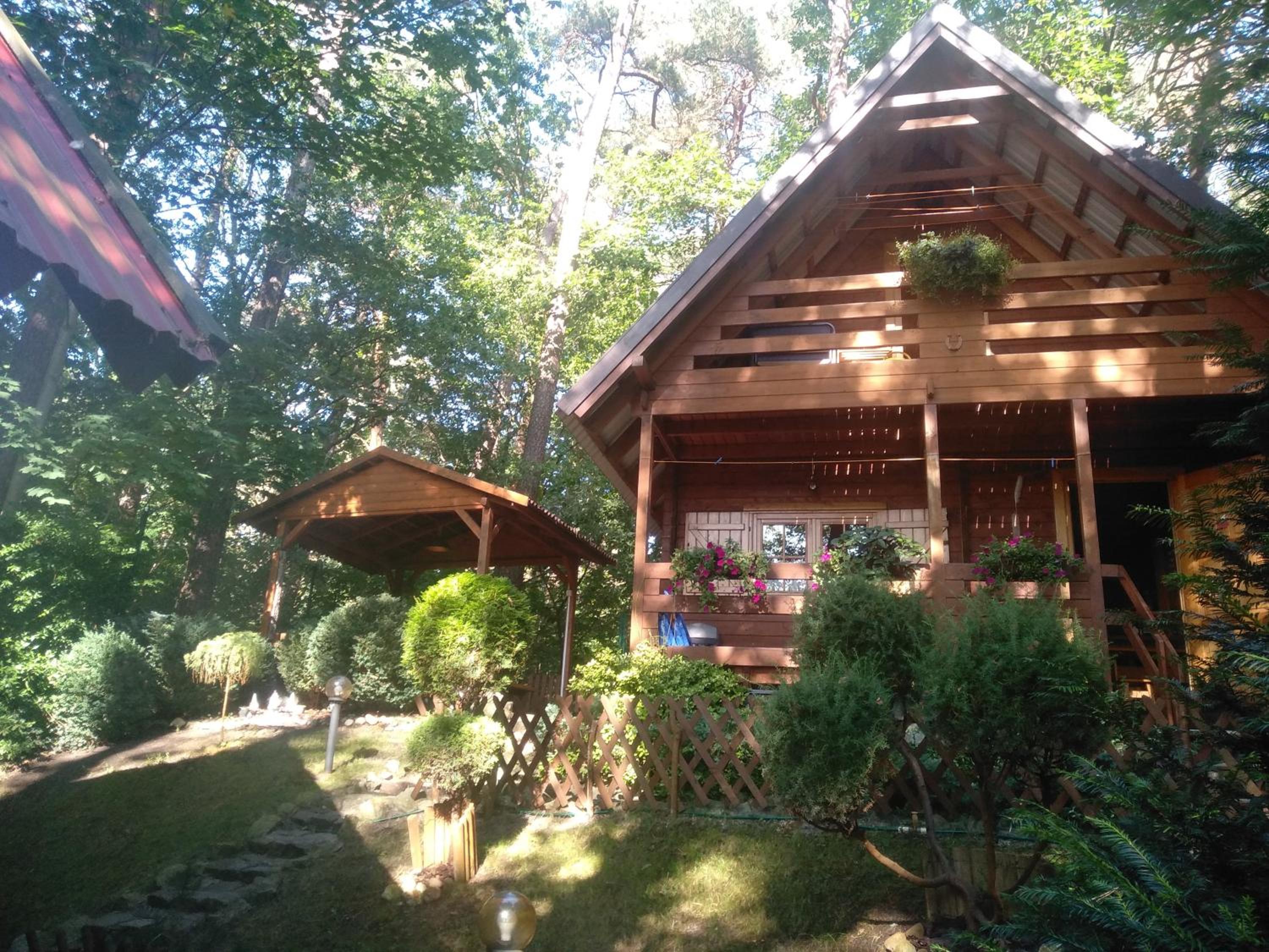 Chatki Saturnina i pokoje view 2