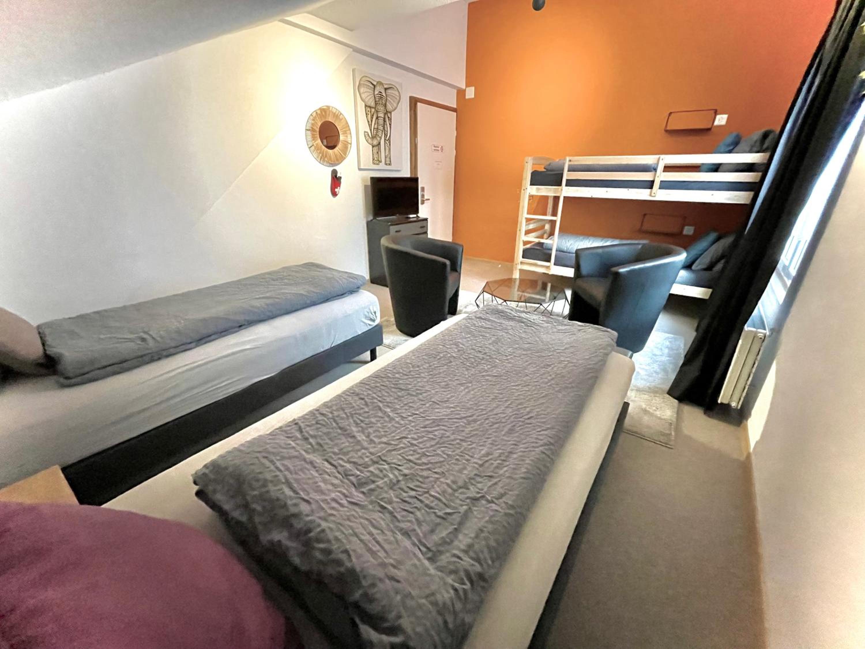 VIVA Hostel