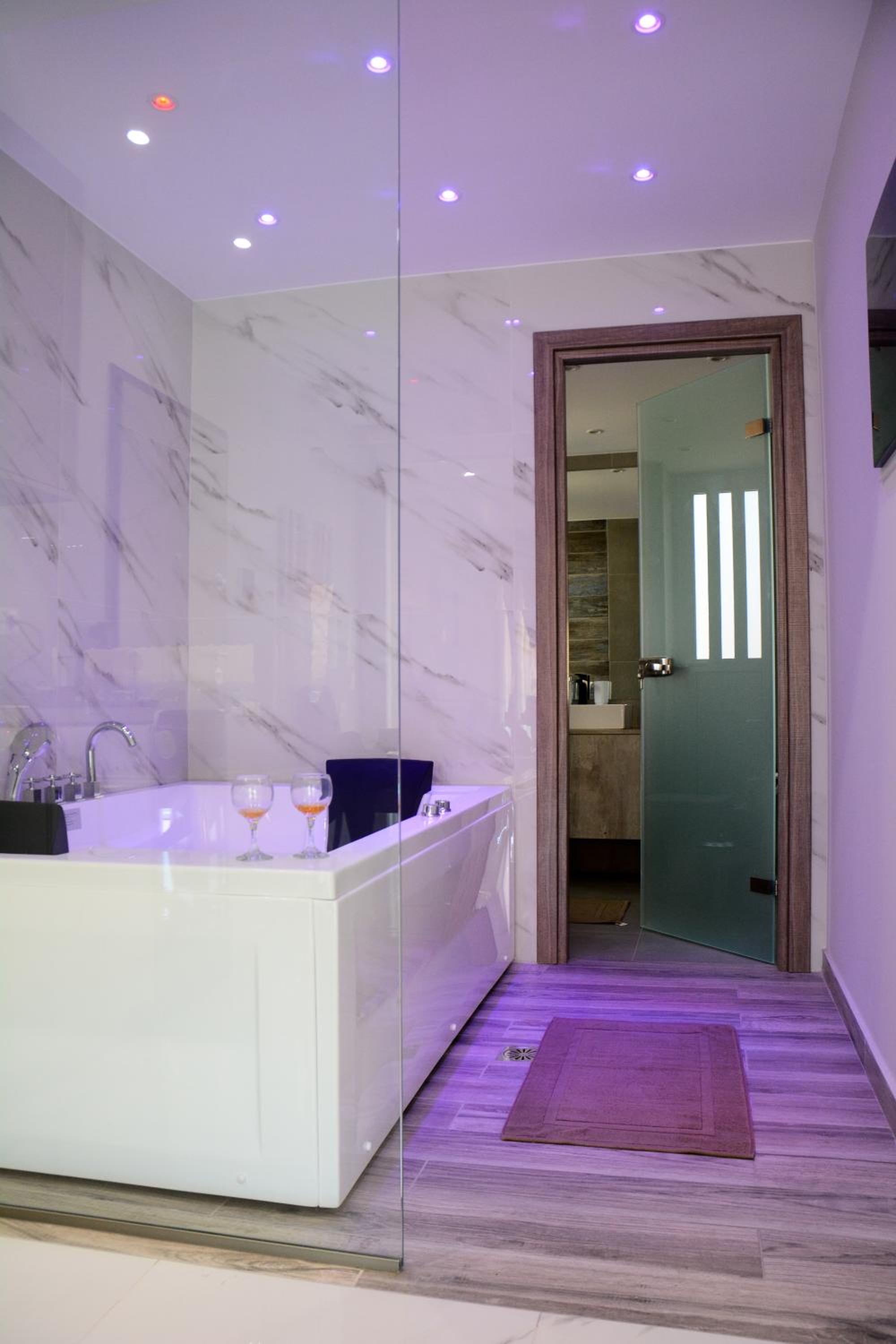 DAFNI LUXURY SUITES
