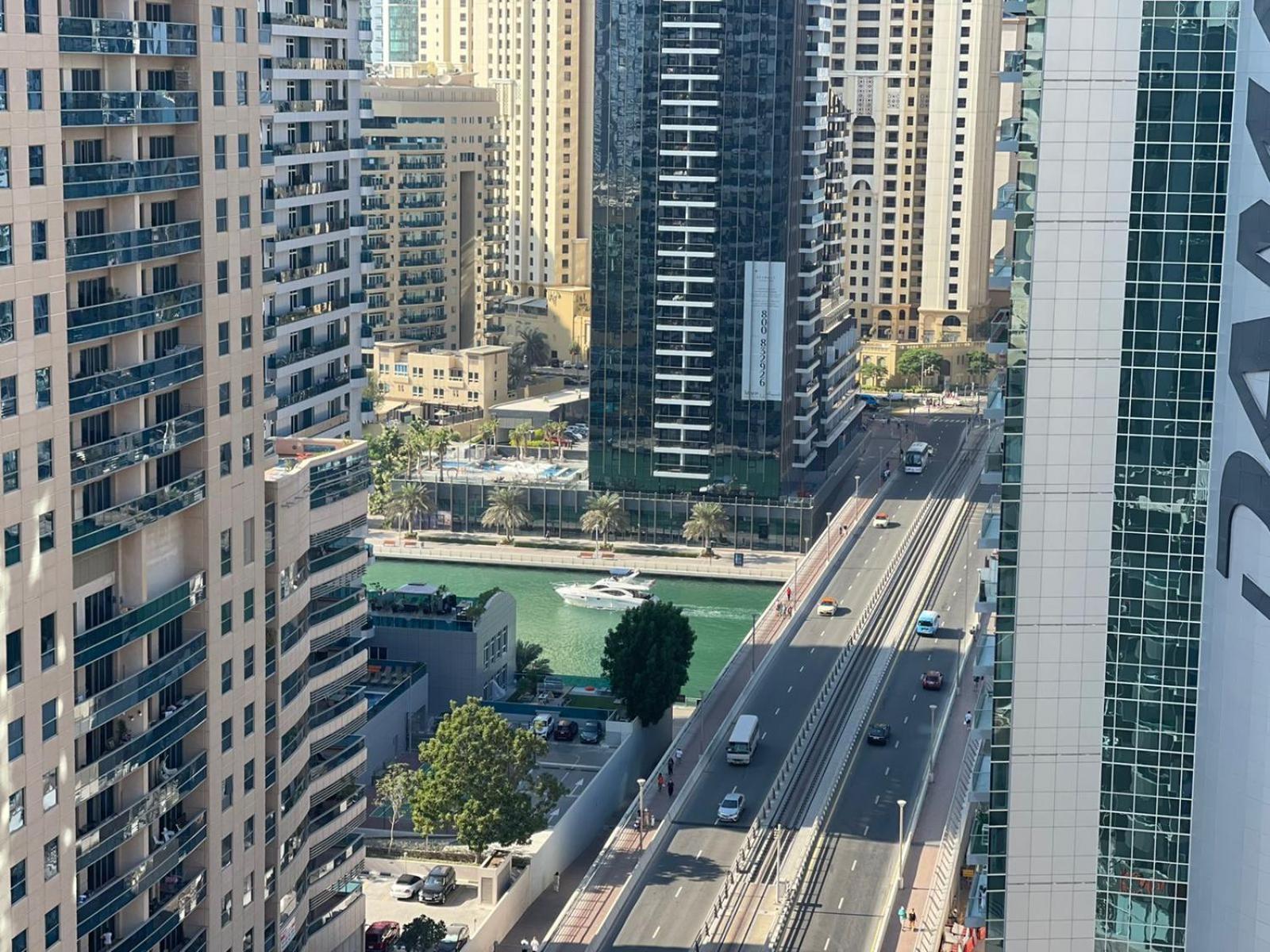 Luxury Room with Marina view close to JBR Beach and Metro with Shared Kitchen