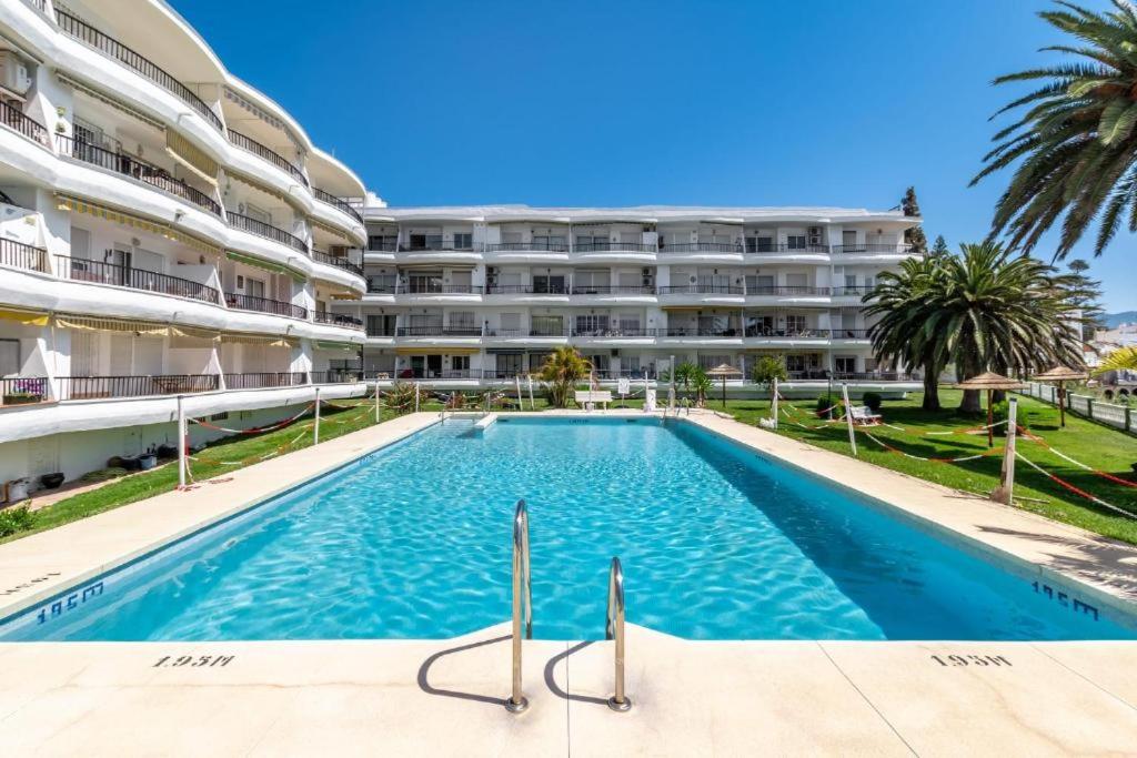 Perfect Family Apartment in Acapulco Playa, Nerja