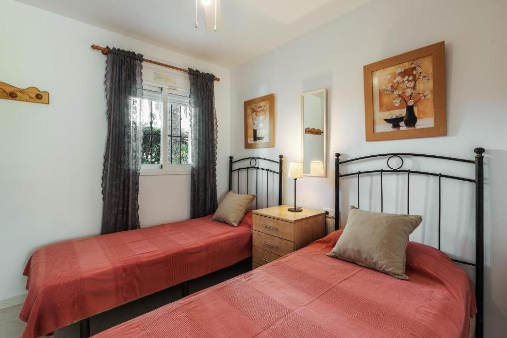 Perfect Family Apartment in Acapulco Playa, Nerja