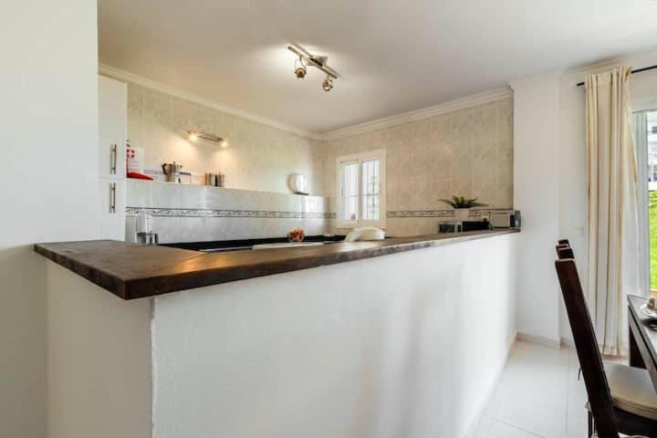 Perfect Family Apartment in Acapulco Playa, Nerja