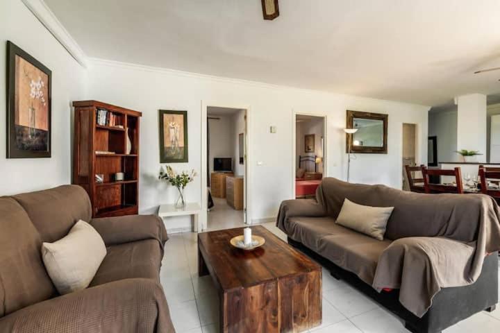 Perfect Family Apartment in Acapulco Playa, Nerja