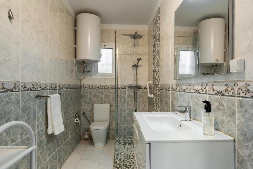 Perfect Family Apartment in Acapulco Playa, Nerja