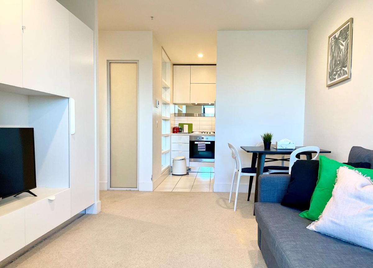 Readyset Apartments at Vision view 5