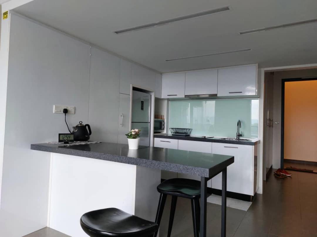 IHomes33 EST Bangsar KL Sentral LRT 2-4 Pax, IH01