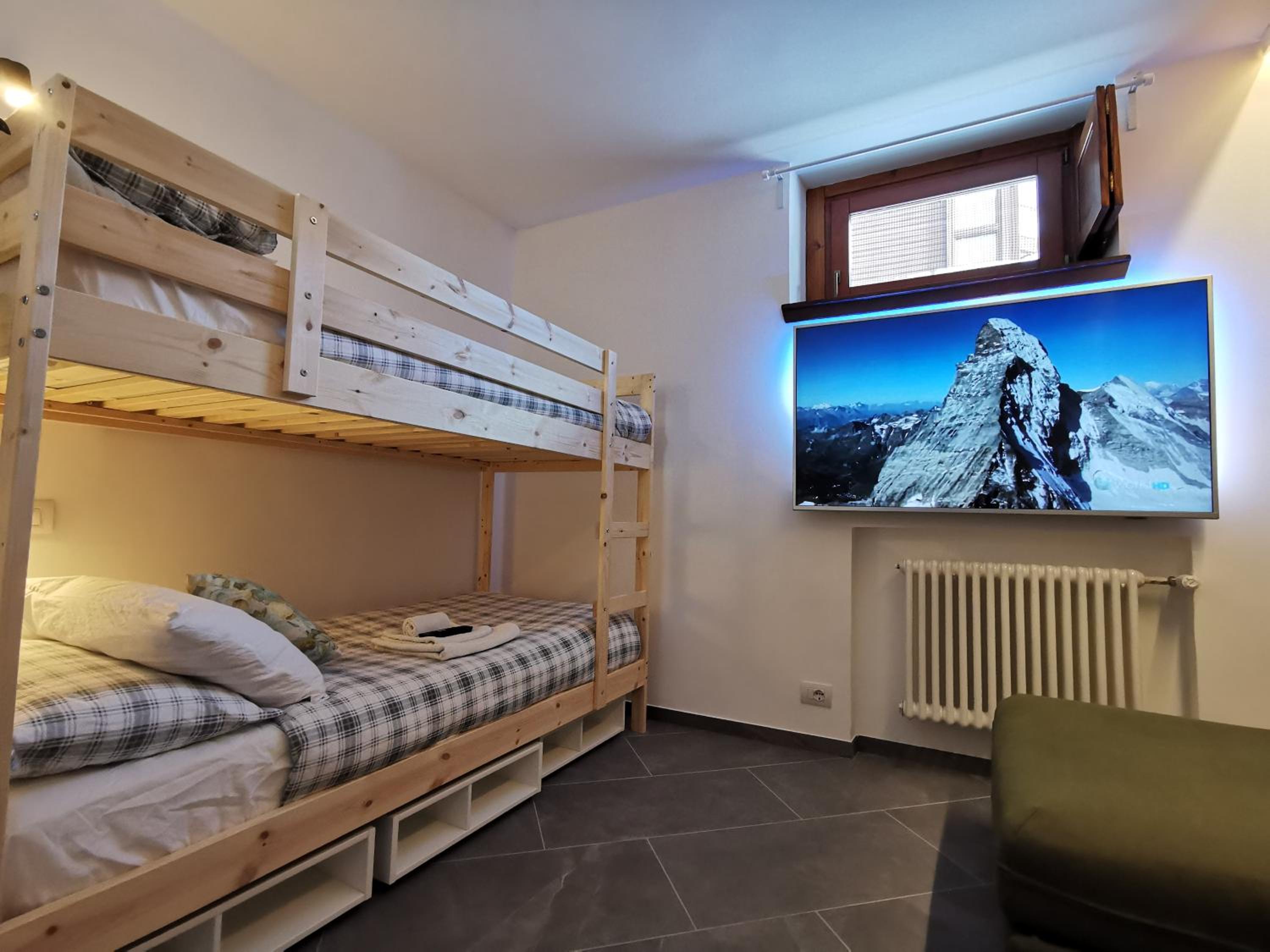 Aura Snowy Peaks Apartment at the foot of the Matterhorn - Cerviniaholidays-com view 2