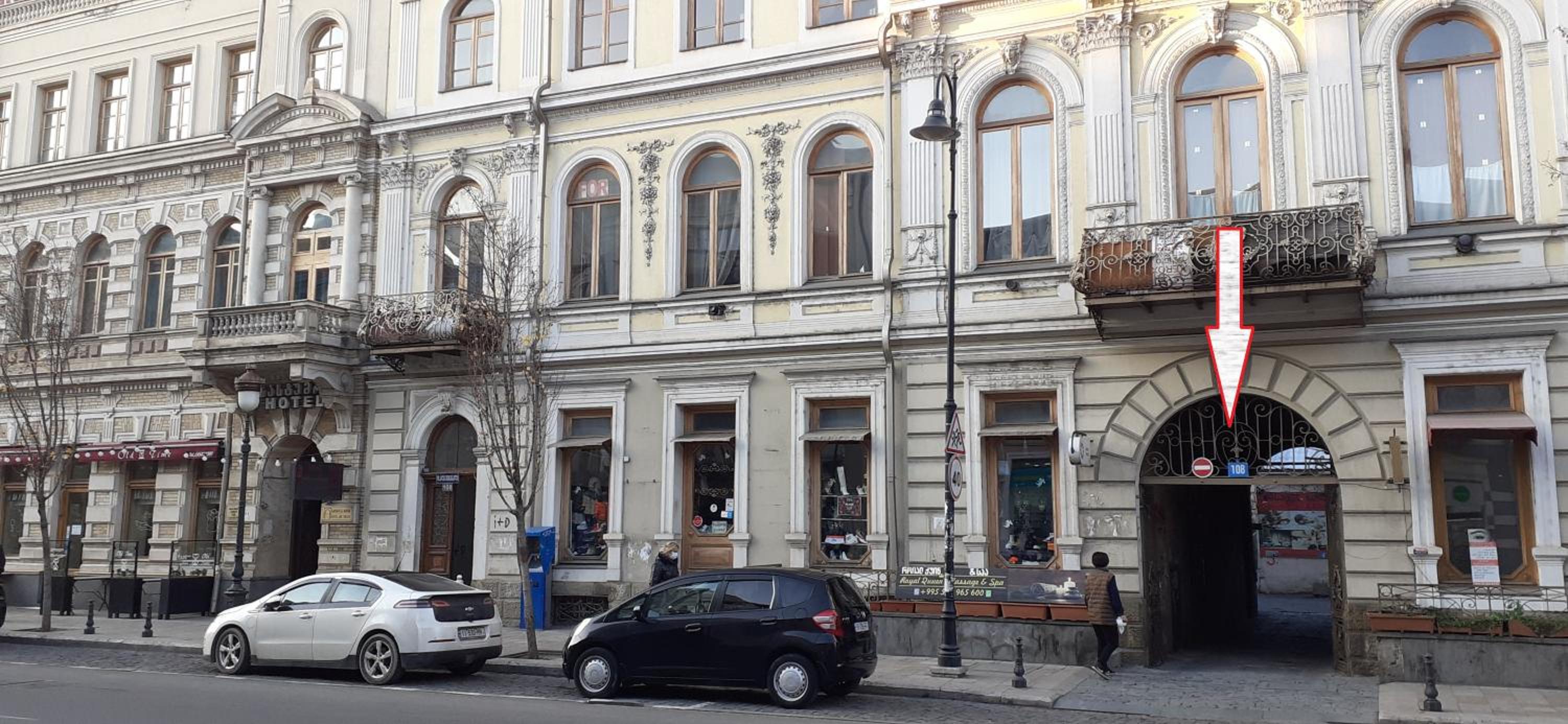 Bright and Cozy Apartment on Aghmashenebeli Avenue view 2