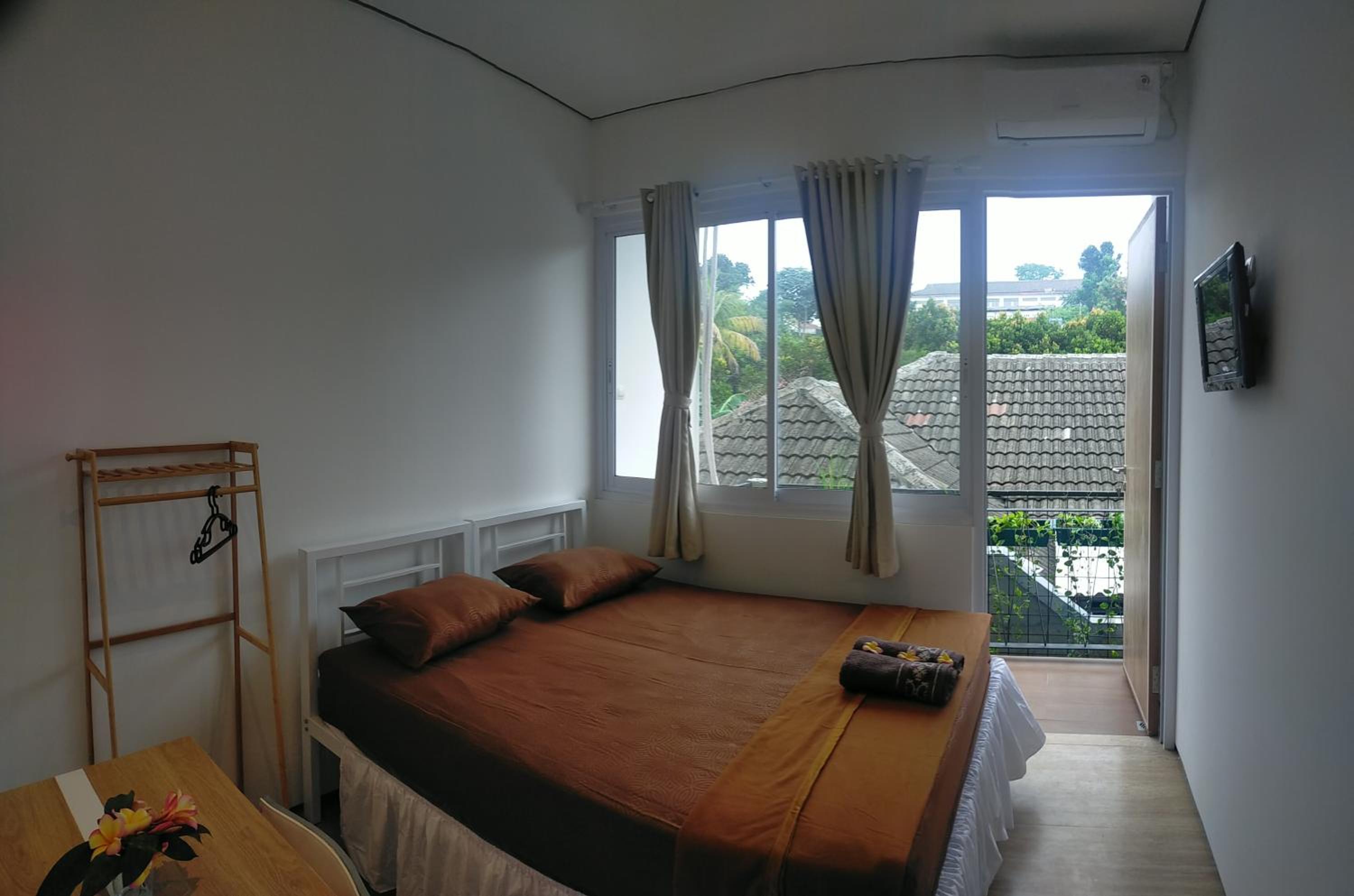 Rion Hostel Bogor view 5