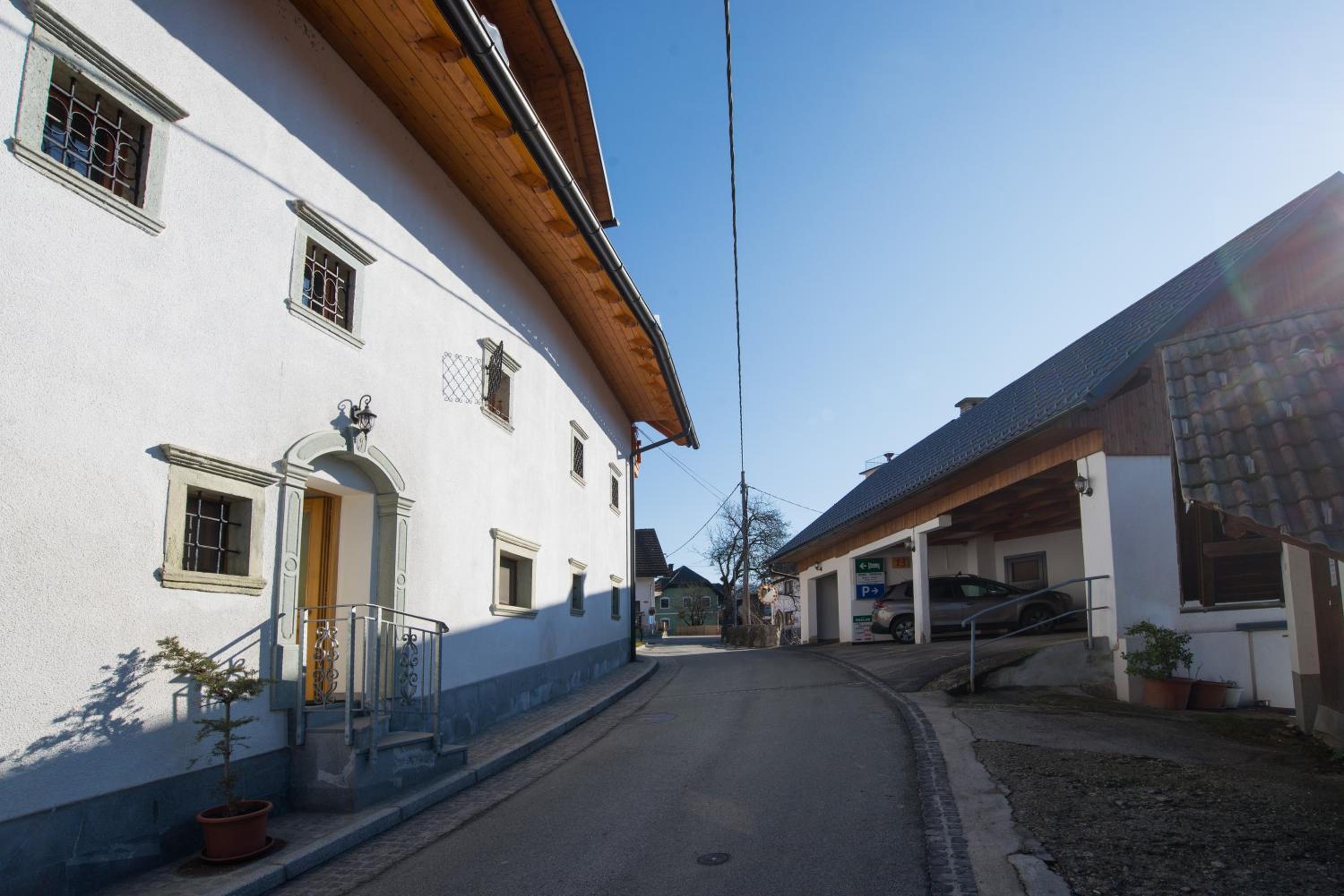 Rooms and Apartments Jerman view 4