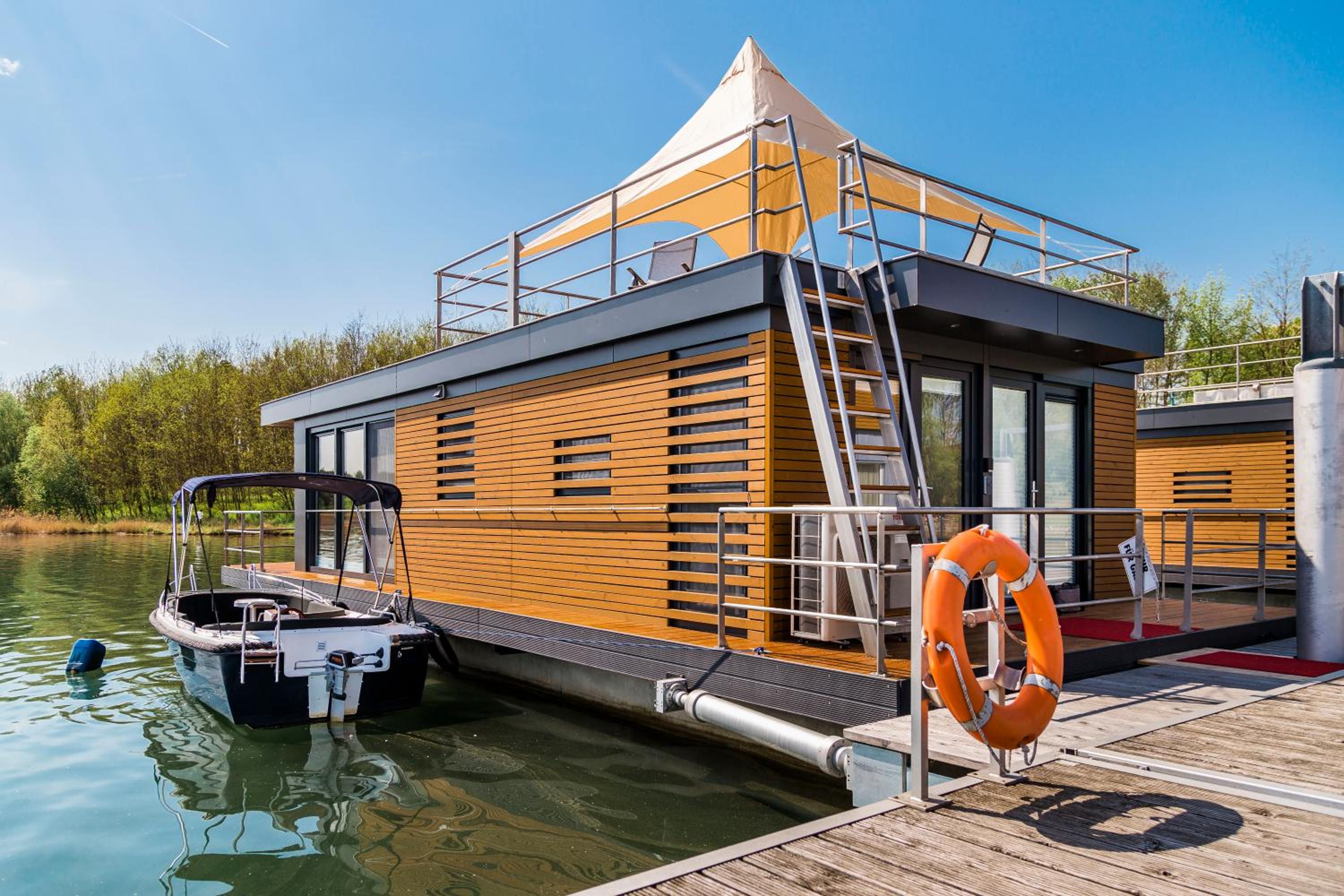 Schwimmende Ferienhäuser auf dem See - Spreewald view 5