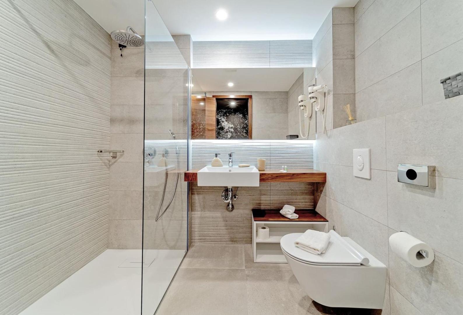 Luxury Villa Delight II Promajna with pool, gym, sauna and jacuzzi view 3