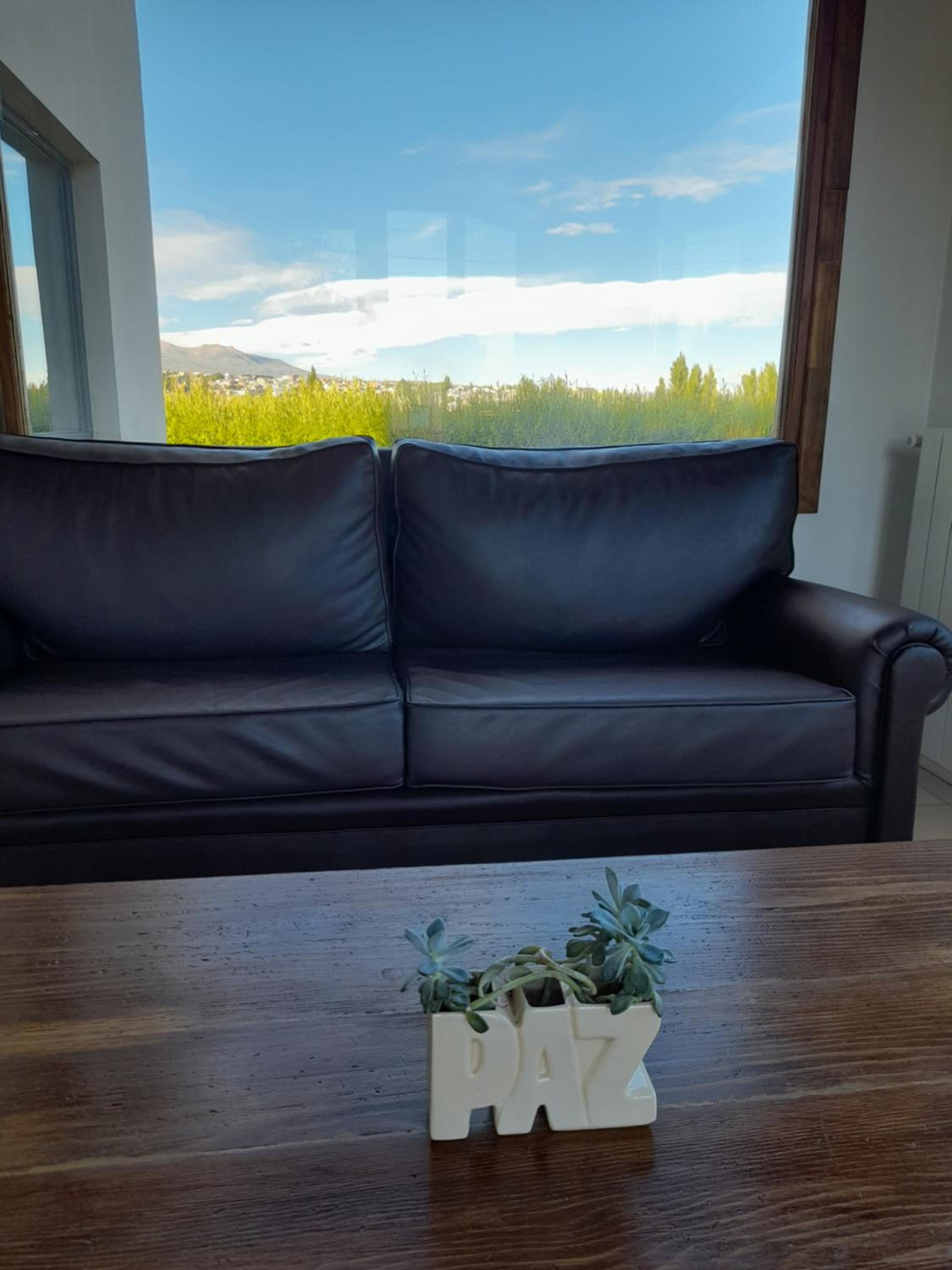 CASA LUMINOSA CON PARQUE y VISTA ESPECTACULAR