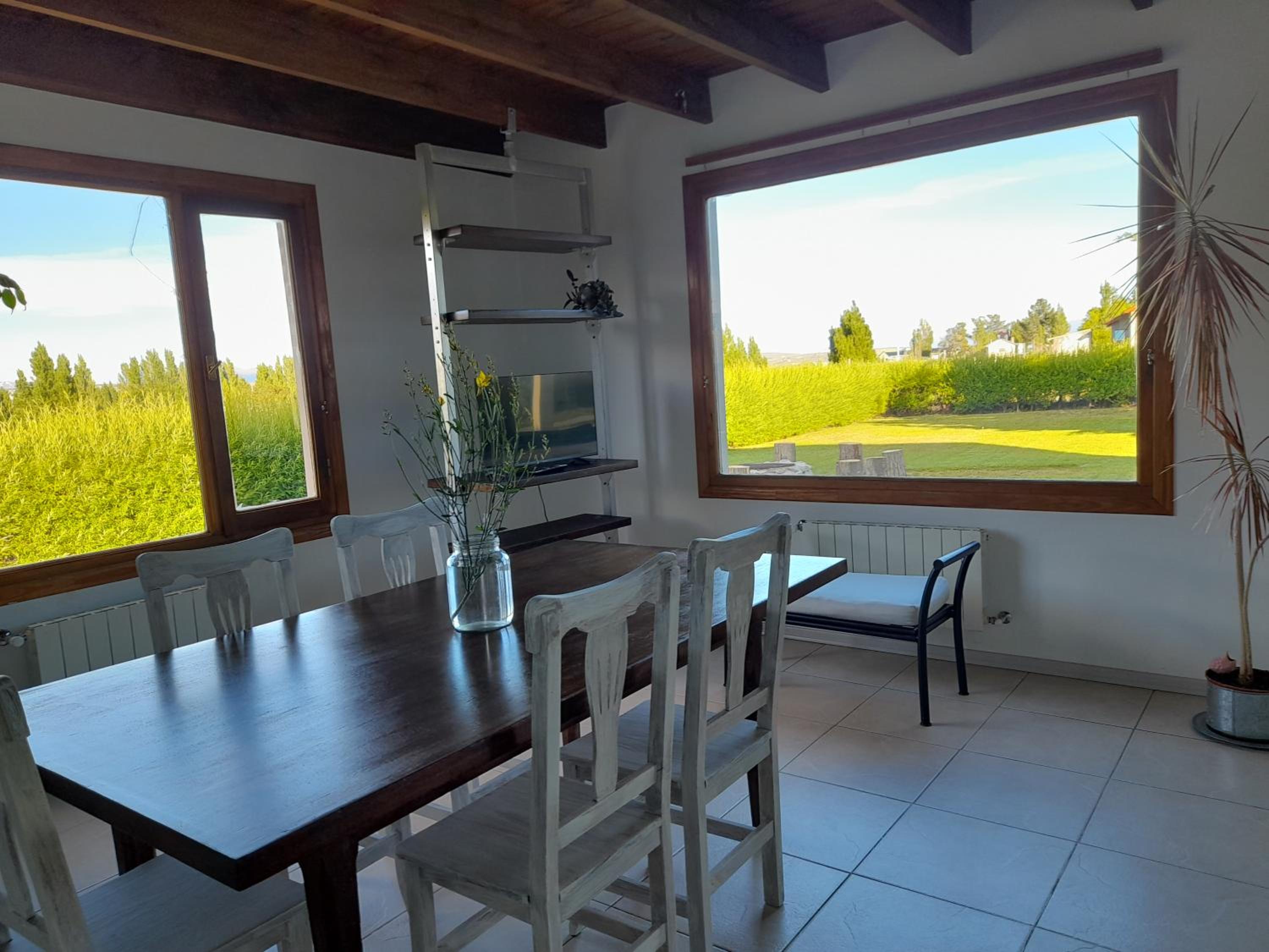 CASA LUMINOSA CON PARQUE y VISTA ESPECTACULAR