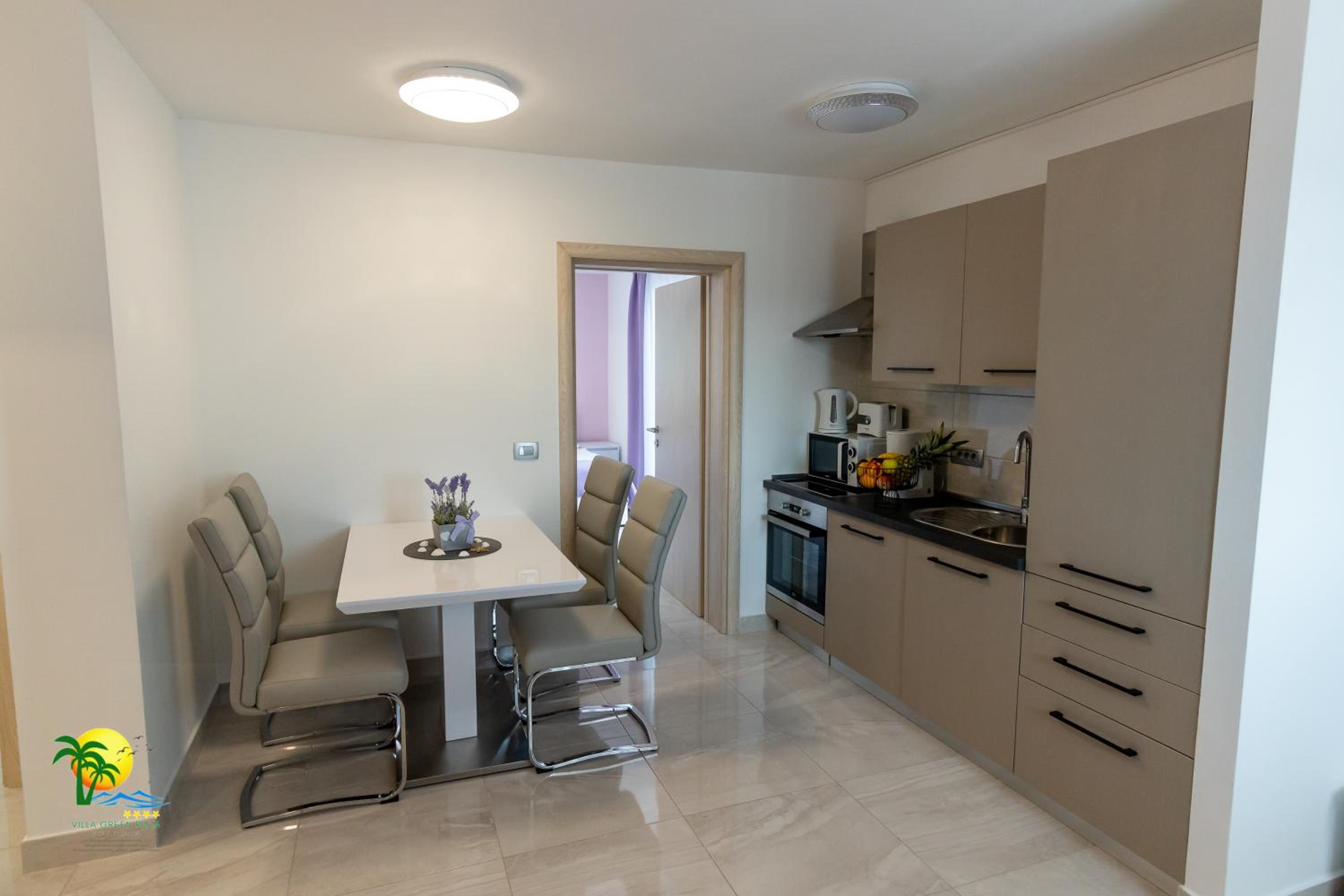Photo 33
