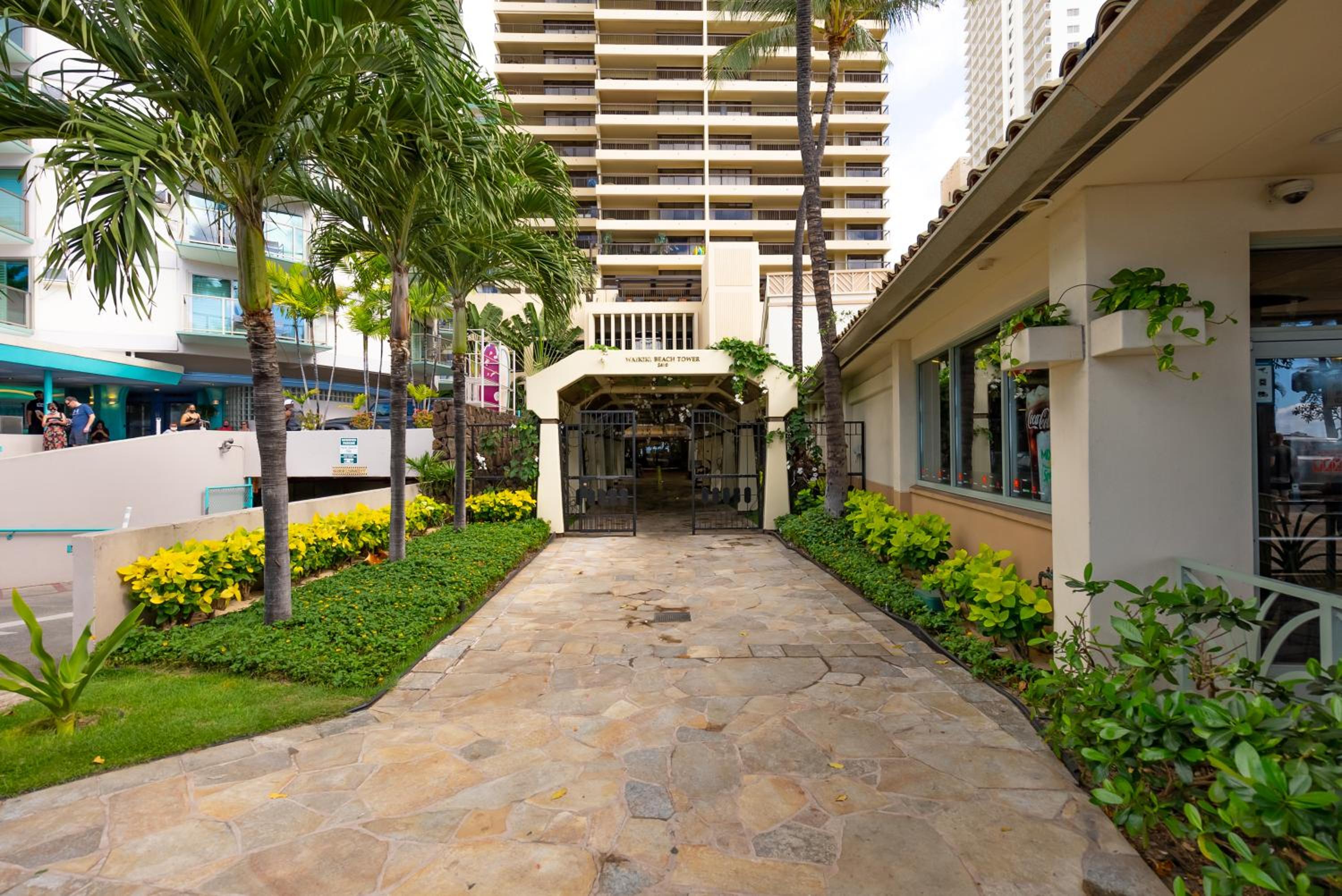 Hotel Spacious Waikiki Beach 2br-ocean View-free Parking