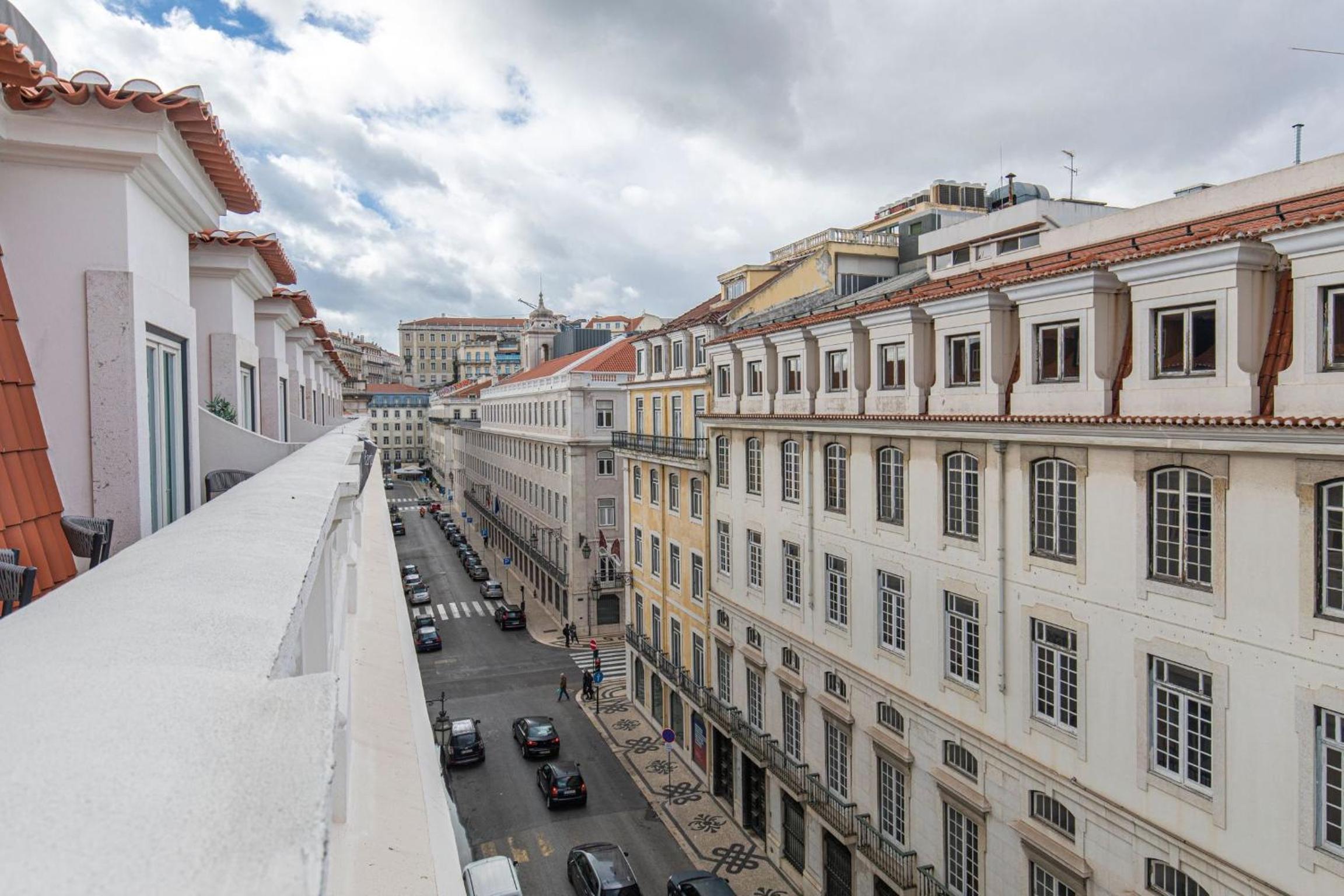 Two Bedroom Apartment with AC in Baixa by LovelyStay view 2