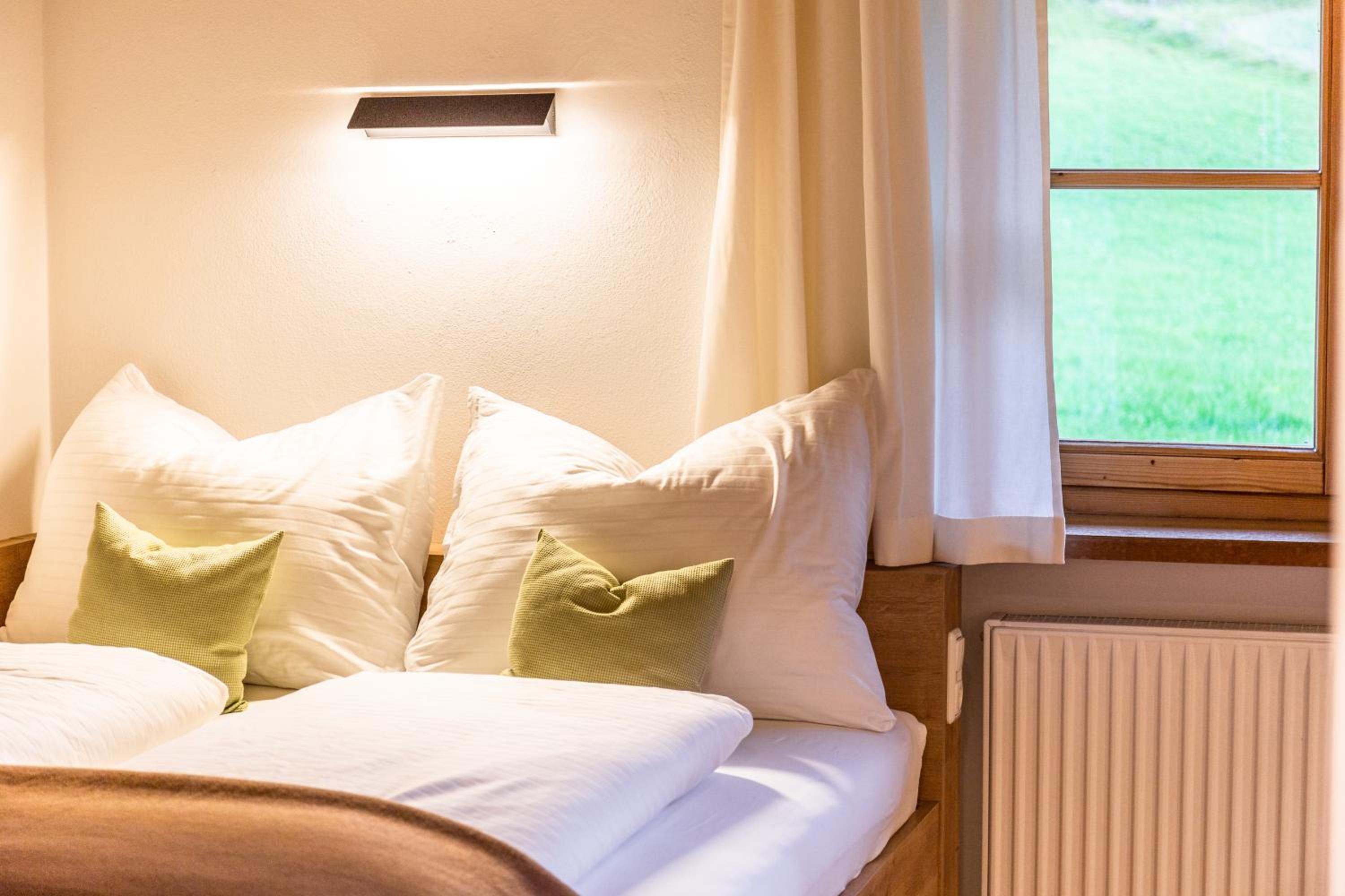 Ferienwohnung Neuhaus view 3