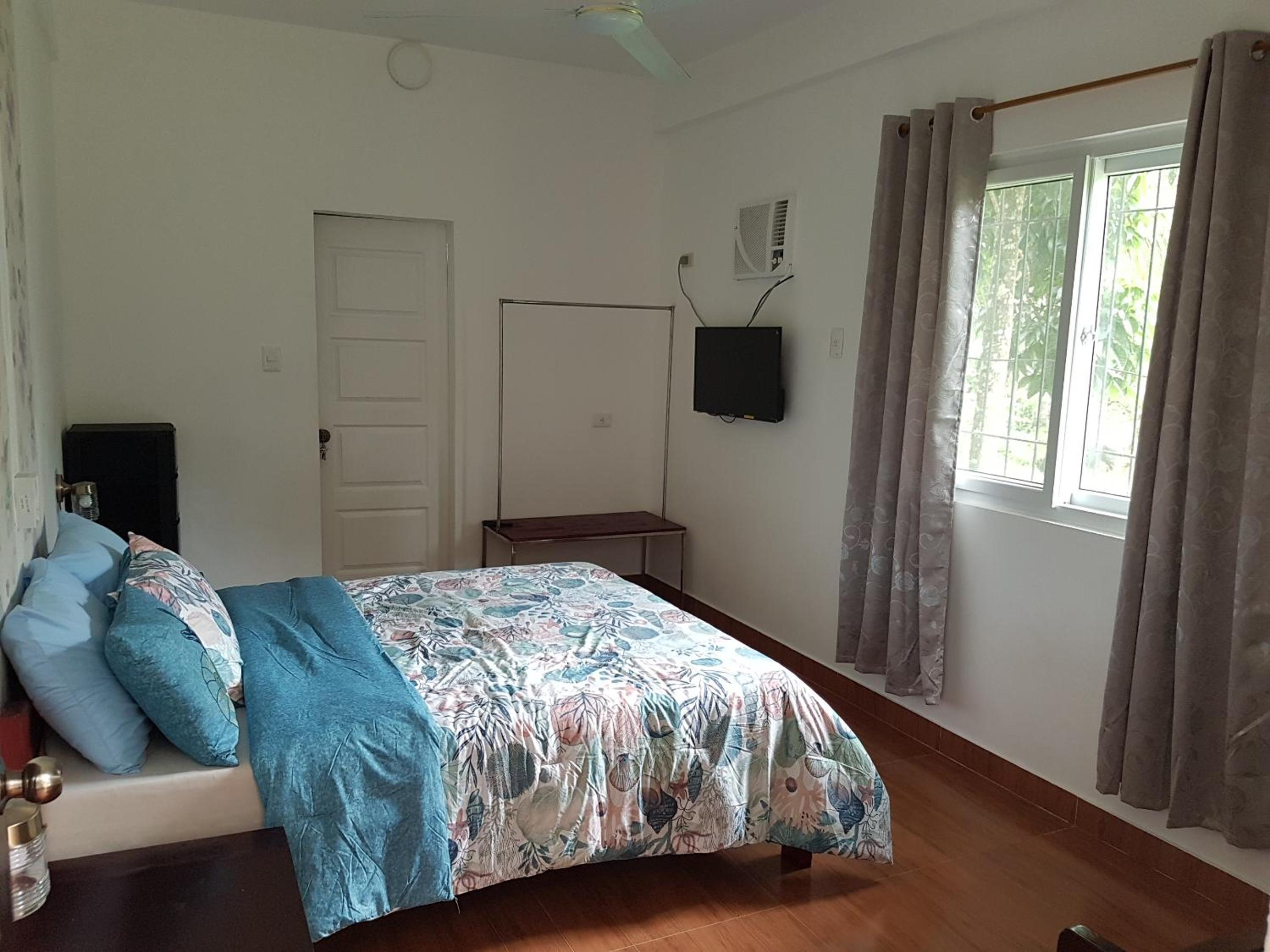 Pentaqua -Dineros Guest House view 5