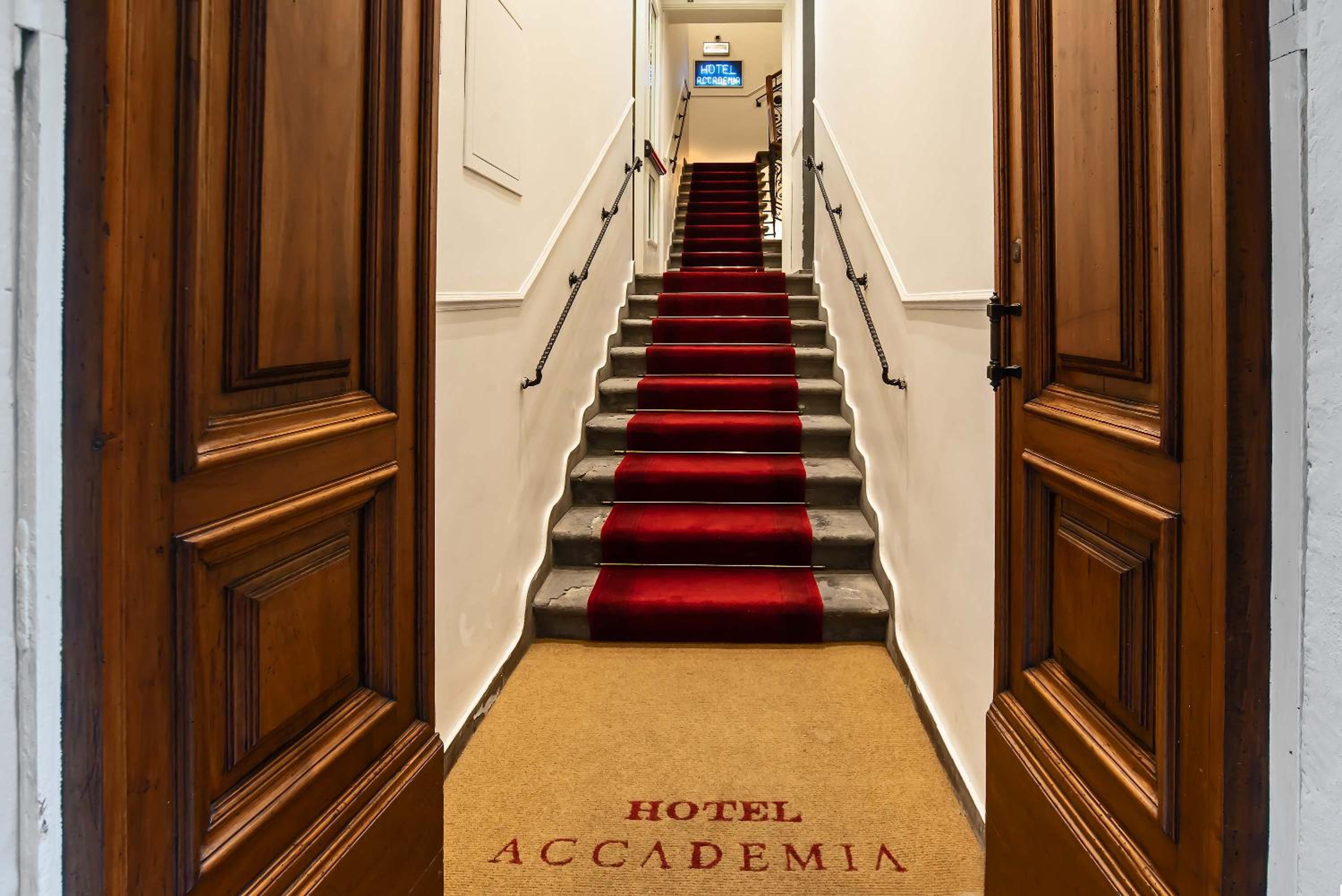 Hotel Accademia - Image 1