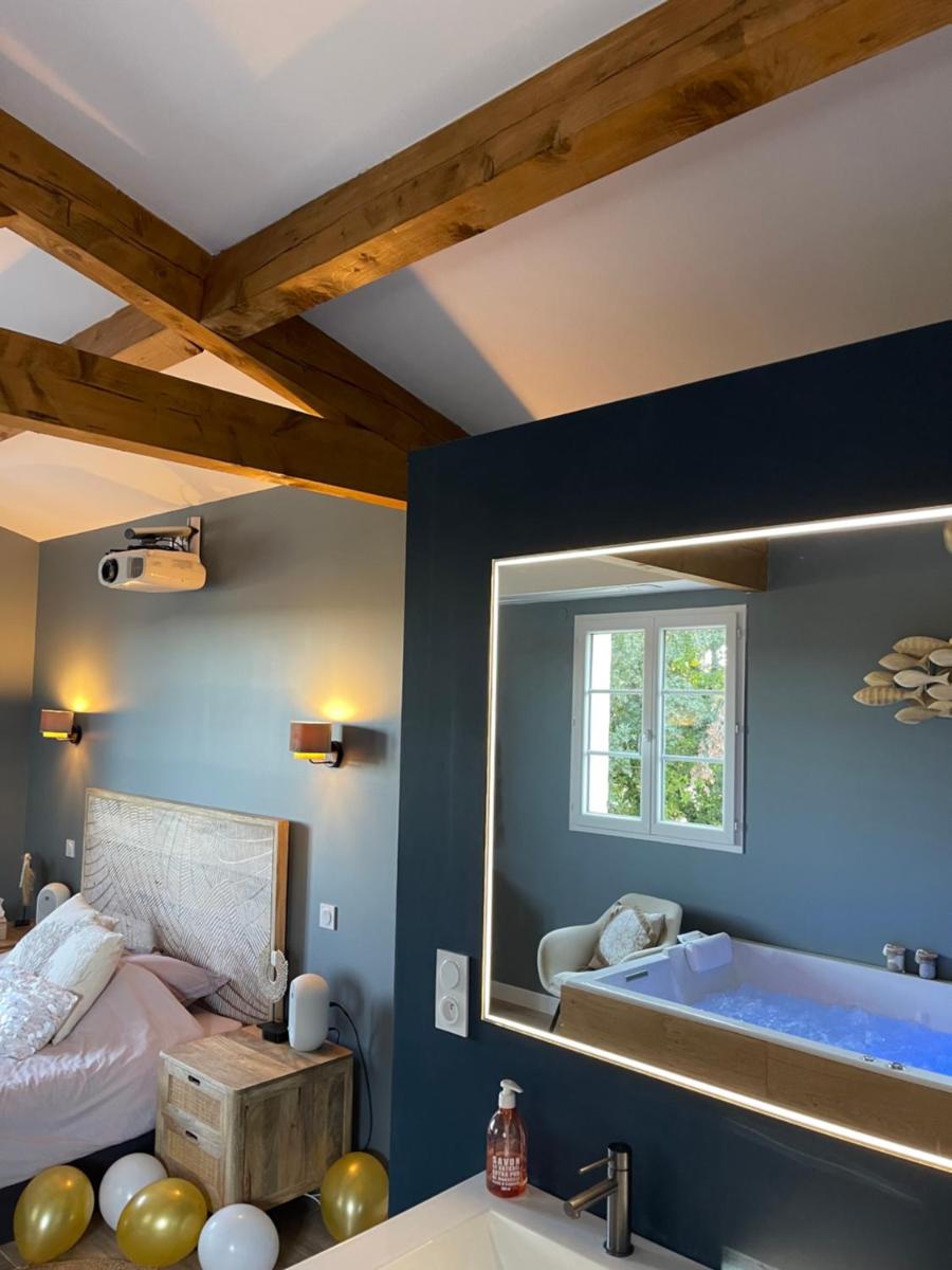Montpellier Vacations - Mas Hinaiti - Suite romantique avec Spa et ecran geant de cinema - Property Image 10