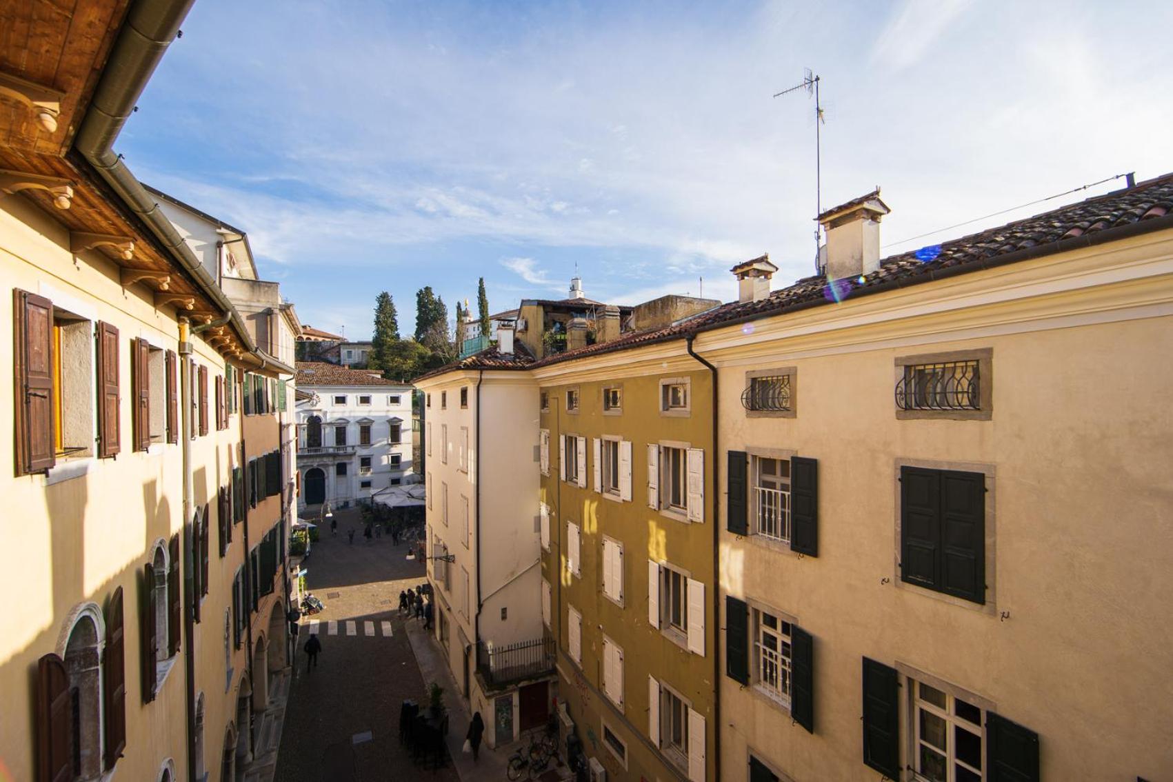 Mandi Mandi al centro view 3