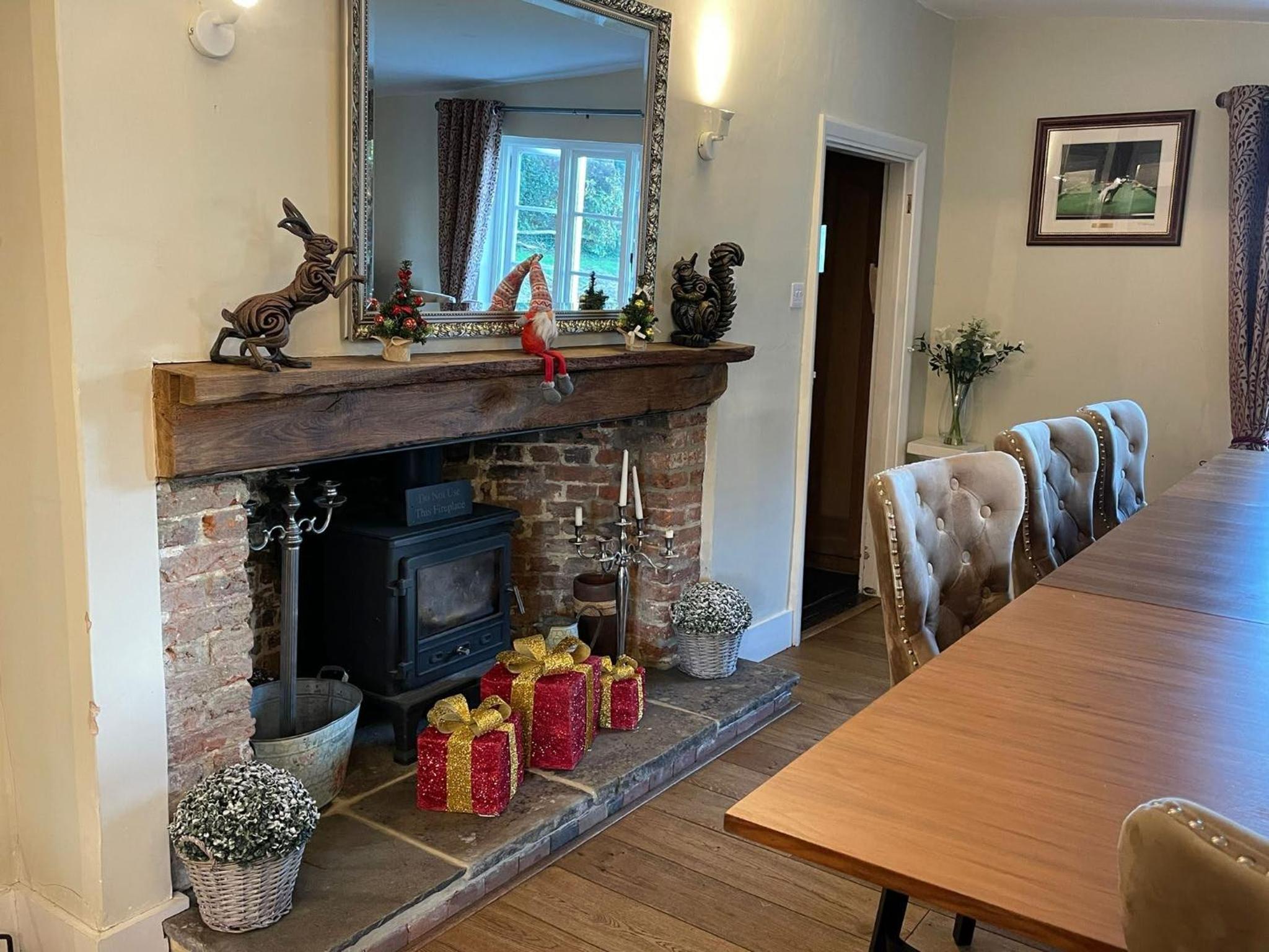 Church Farmhouse, Surrey, Sleeps 10, Large Garden view 3