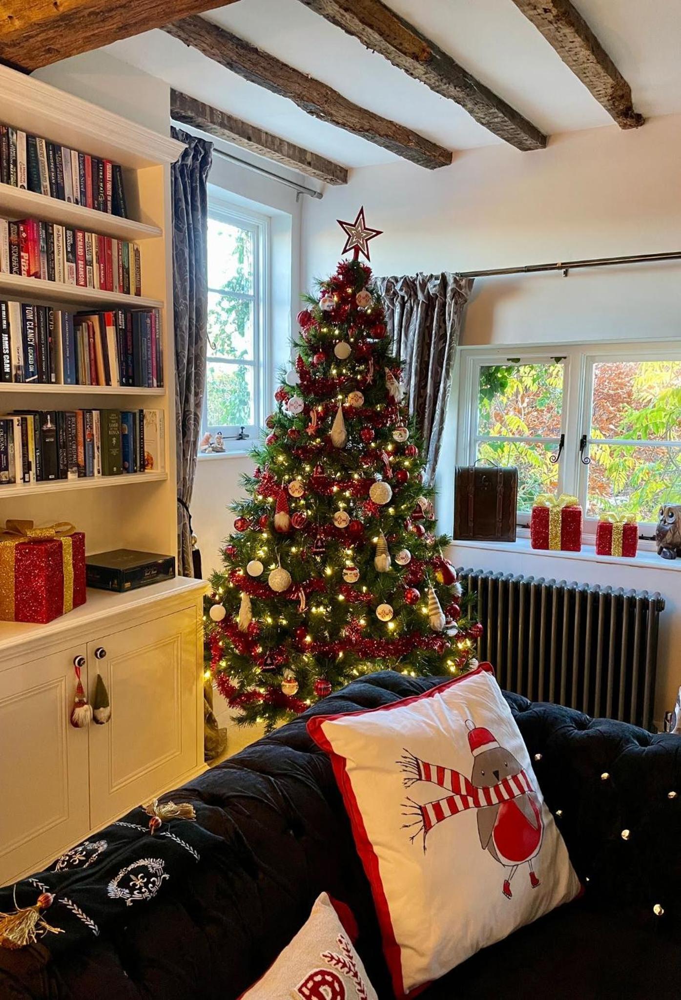 Church Farmhouse, Surrey, Sleeps 10, Large Garden view 2
