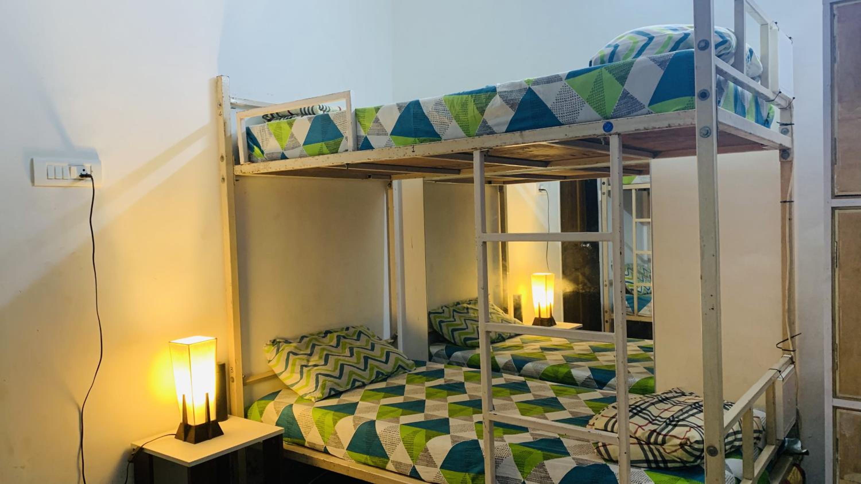 ROOTSVILLA VAGATOR - Longstays, Coworking Backpacker's Hostel view 3