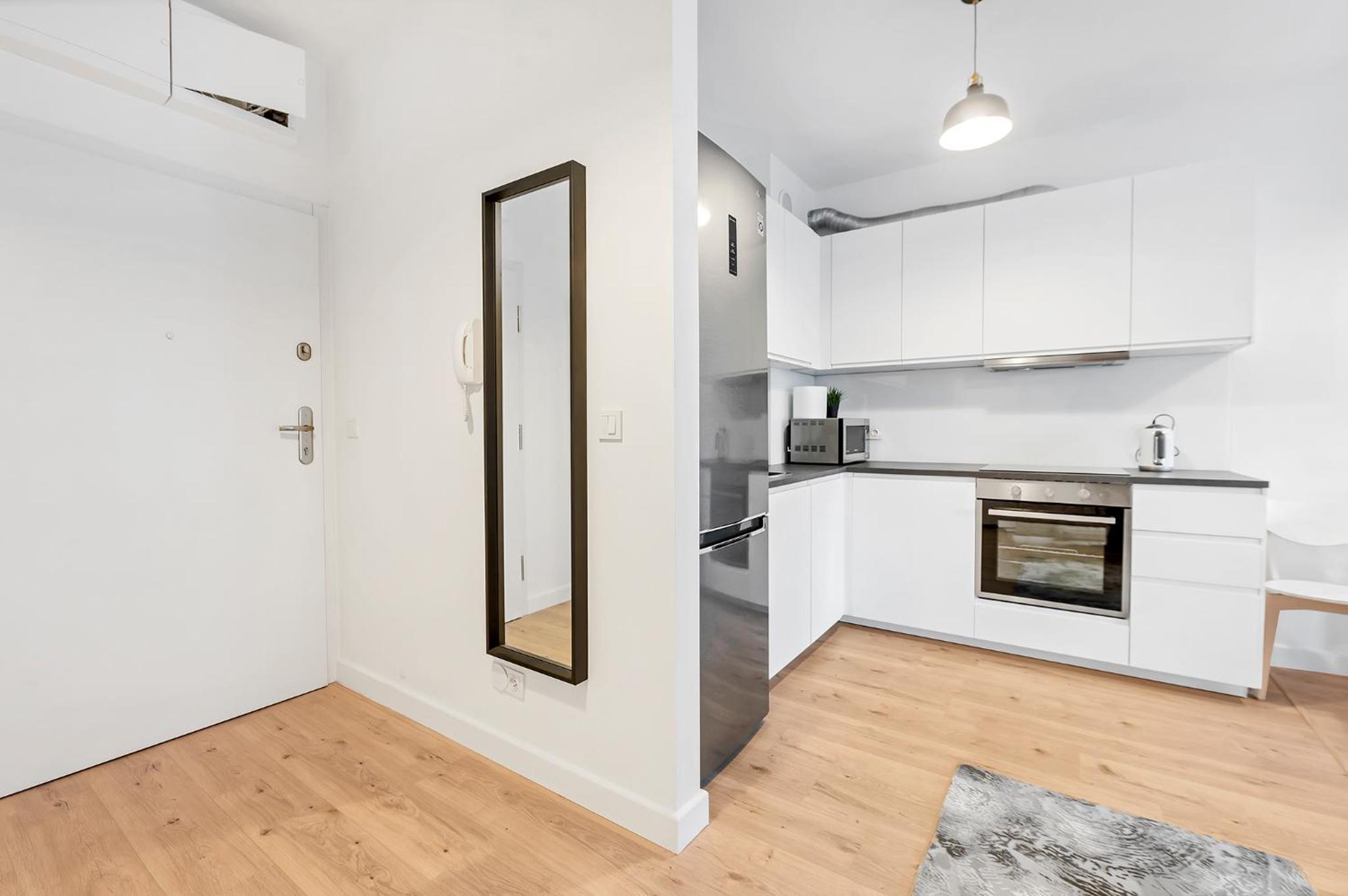Luxury in City -2-Bright-Secure&FreeParking view 5